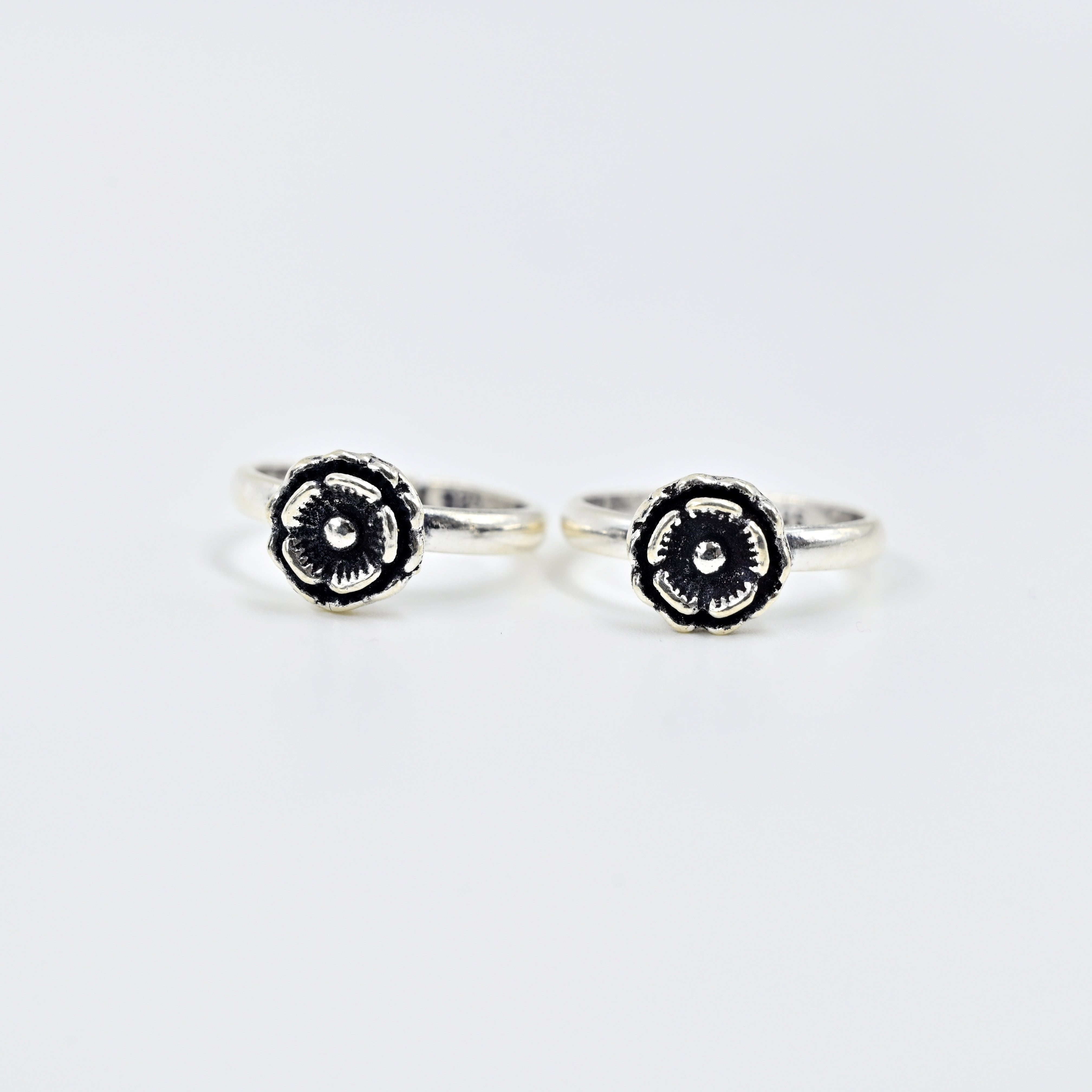 Niraaya Toe Ring