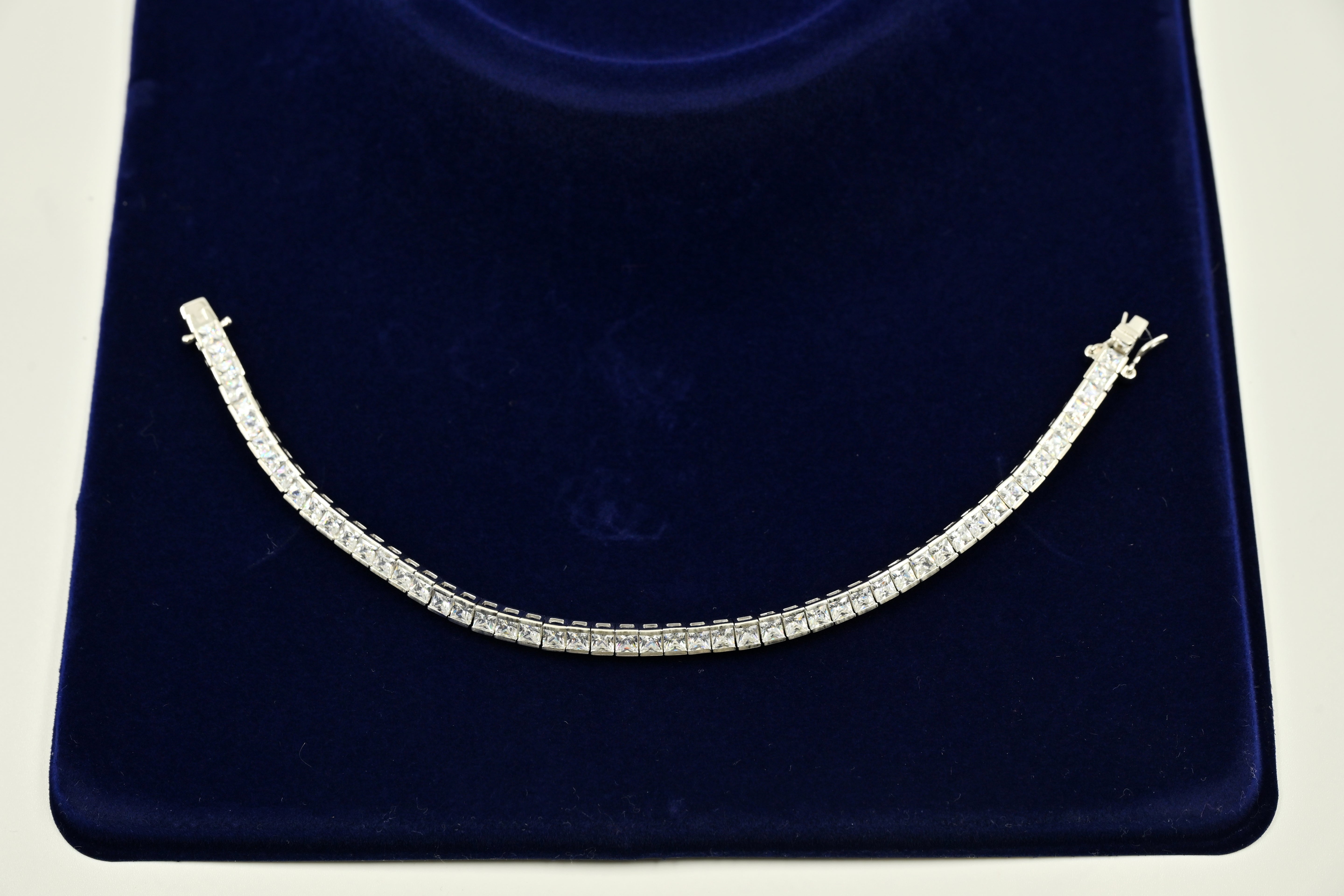 Aurora Celeste Line Tennis Bracelet