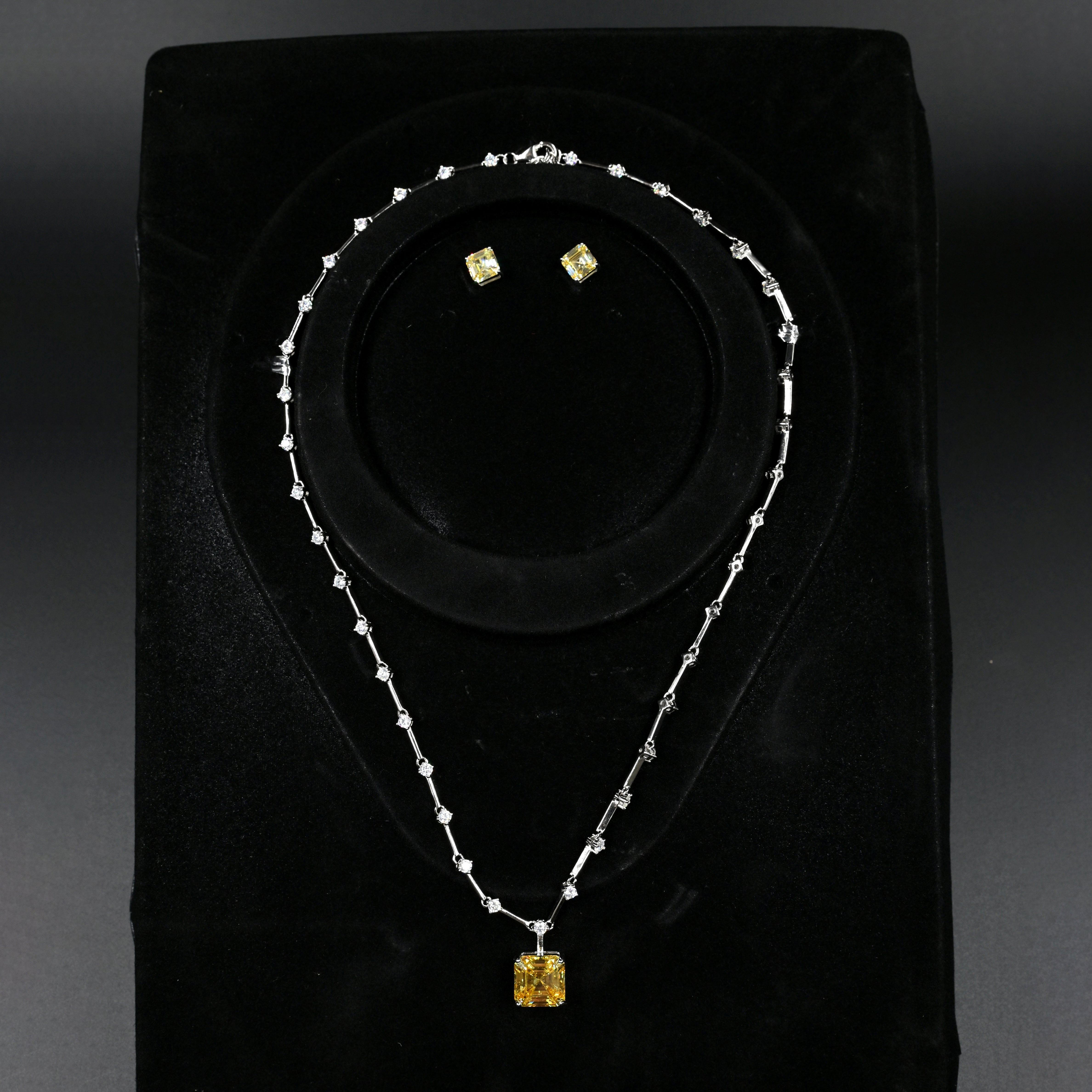 Luminara Necklace Set