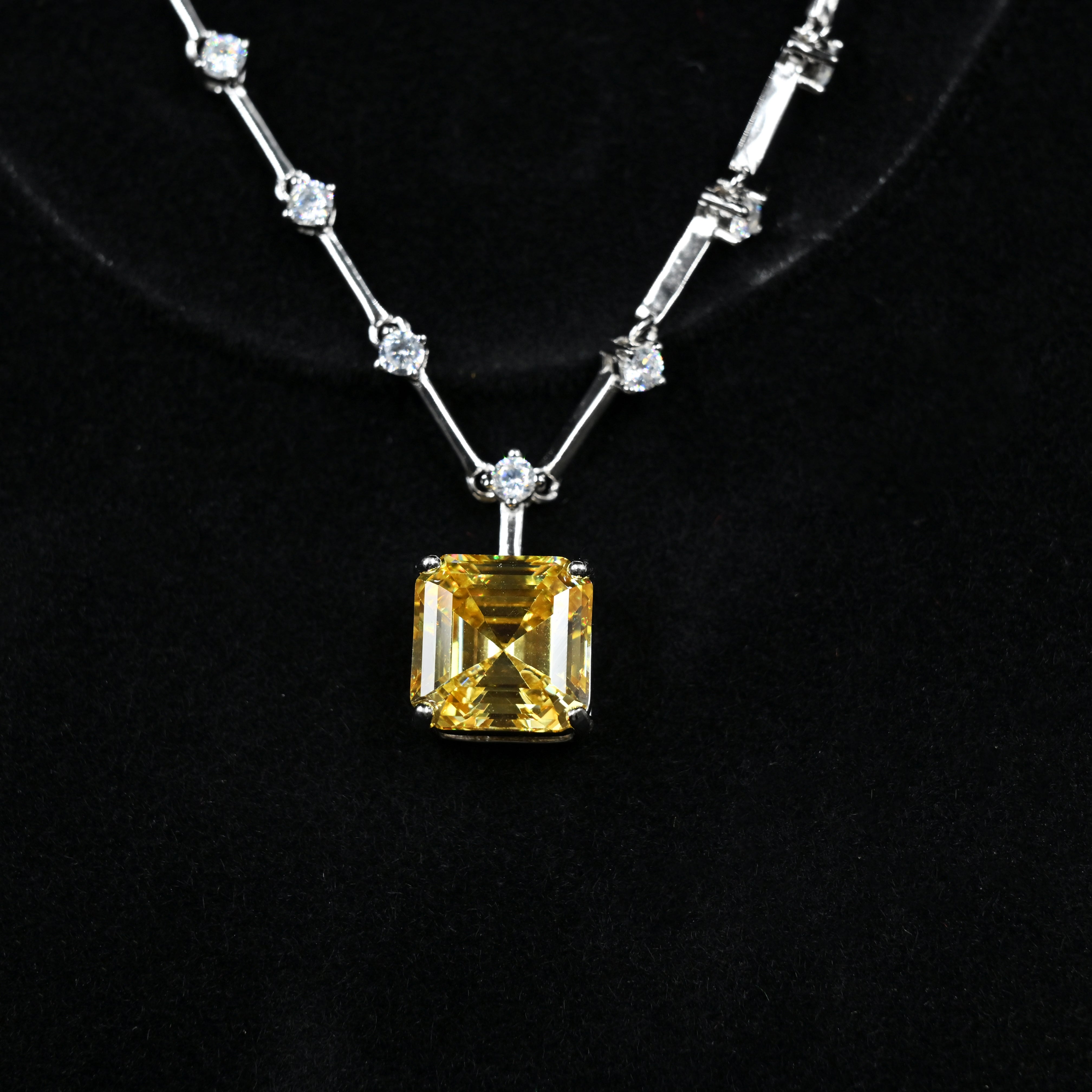 Luminara Necklace Set