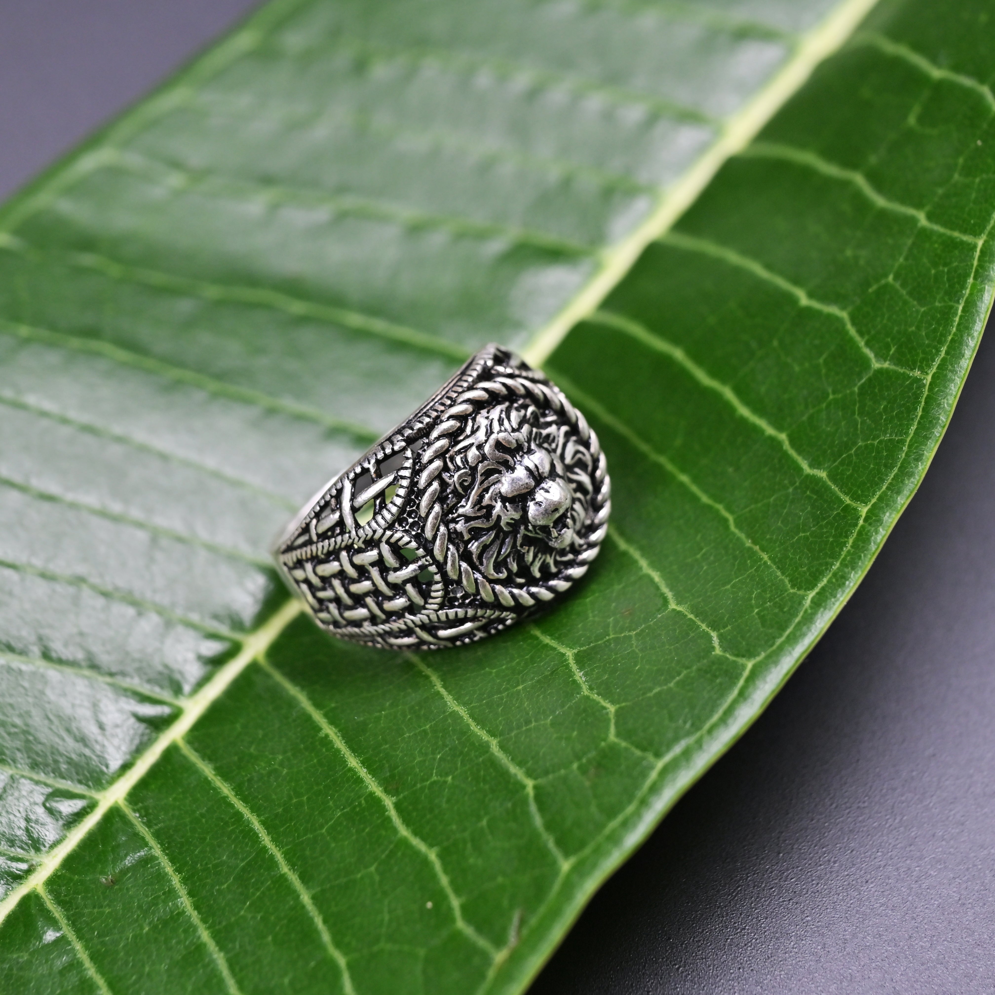 Roar Ring