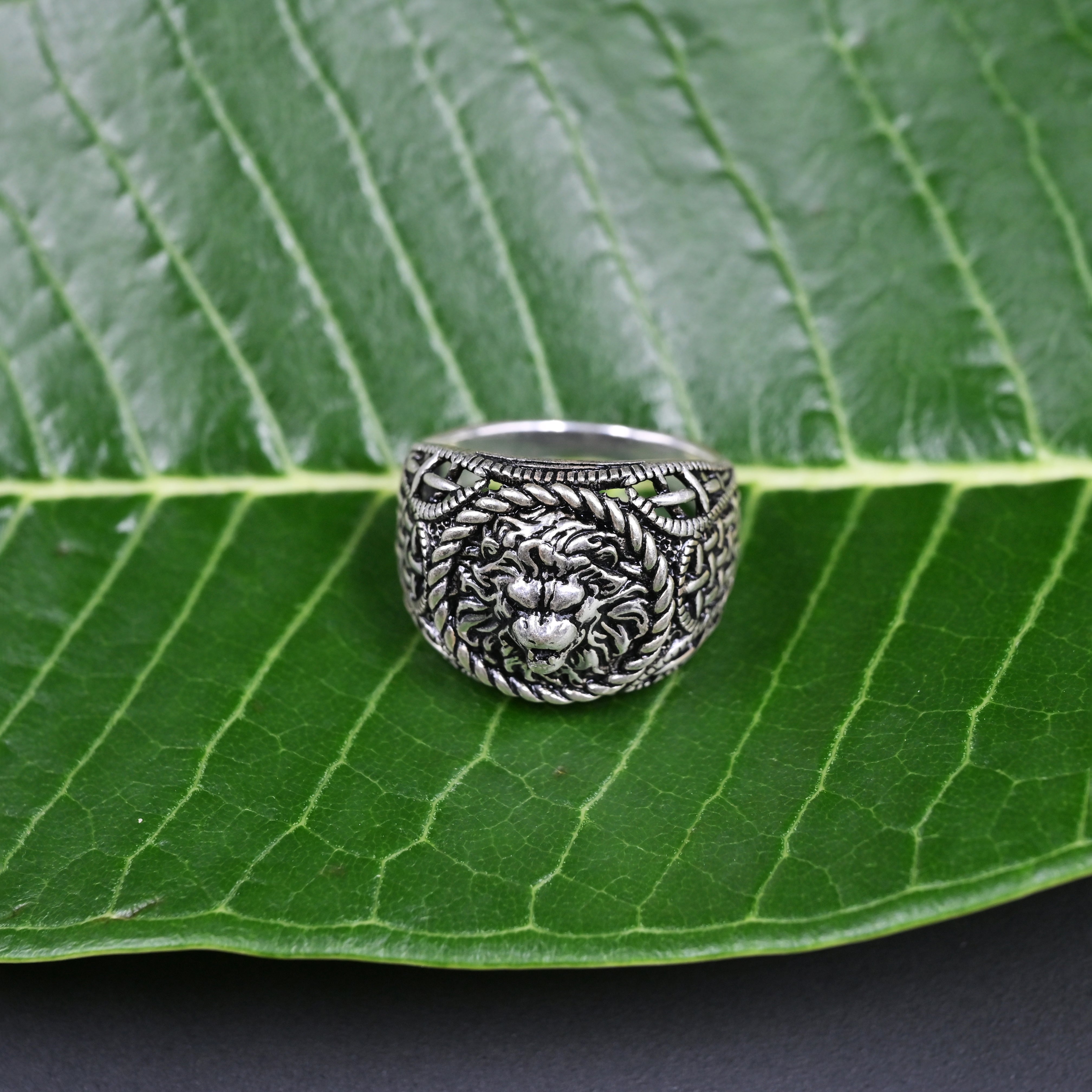 Roar Ring