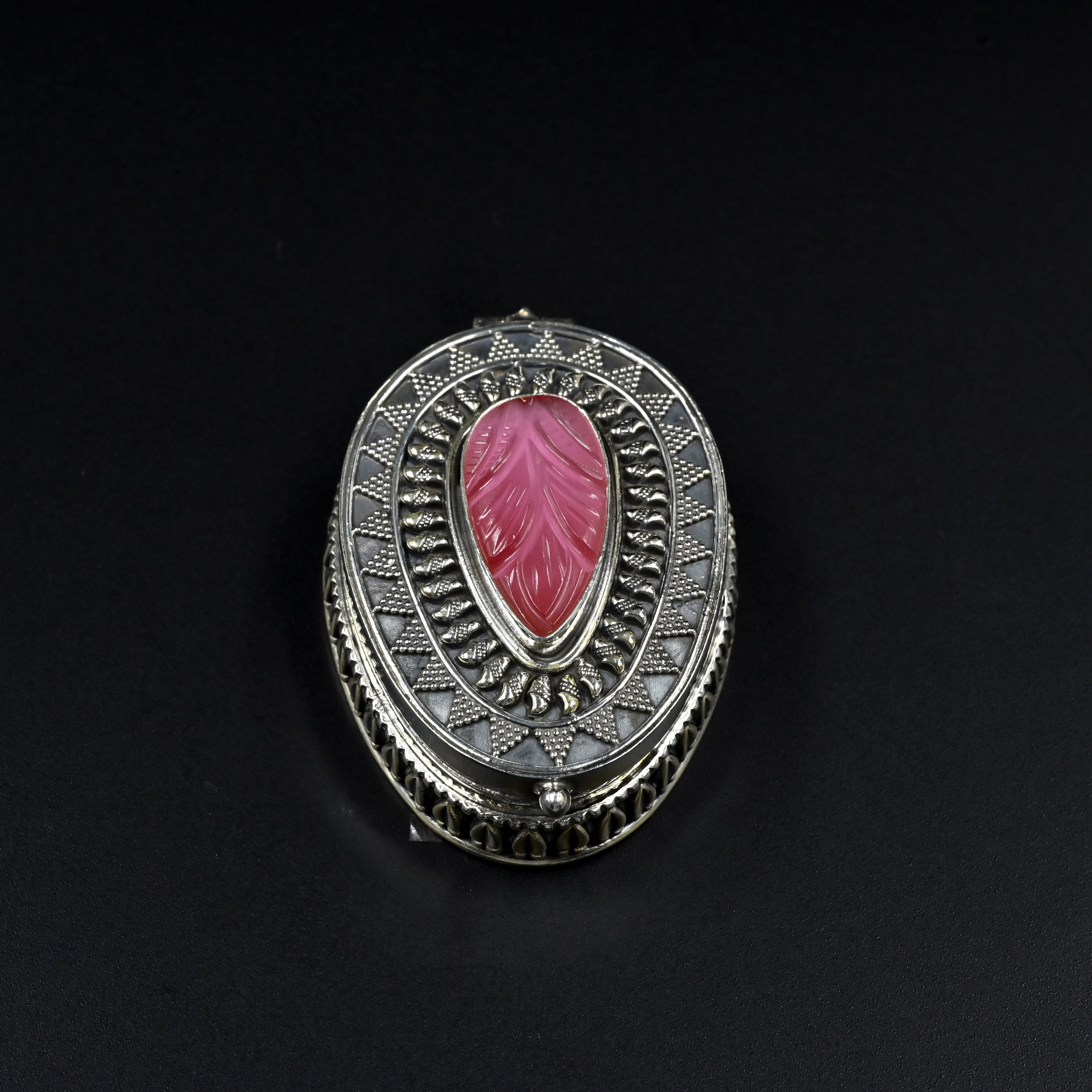 Gulabi Patra Silver Dibbi