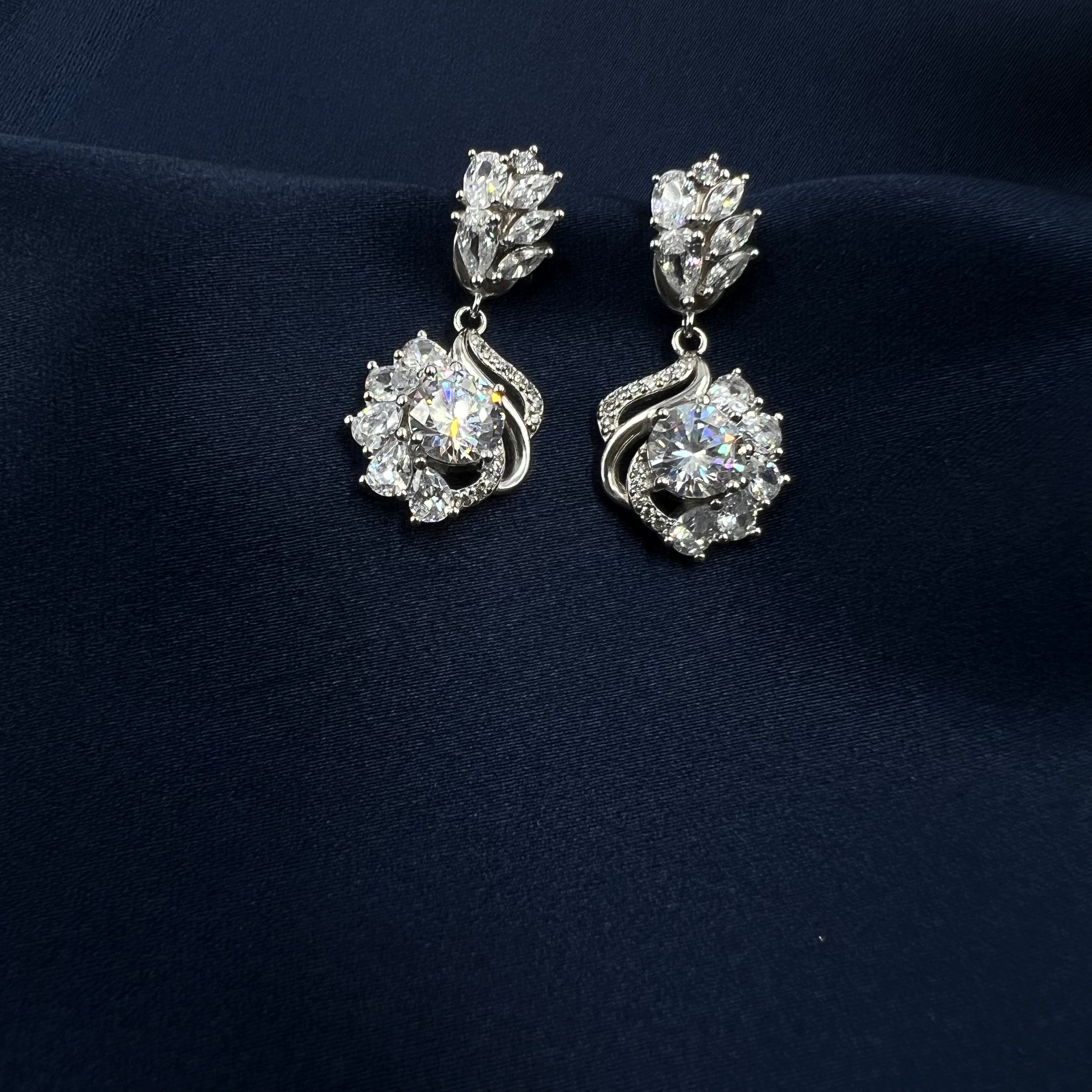 Elara Pendant Set