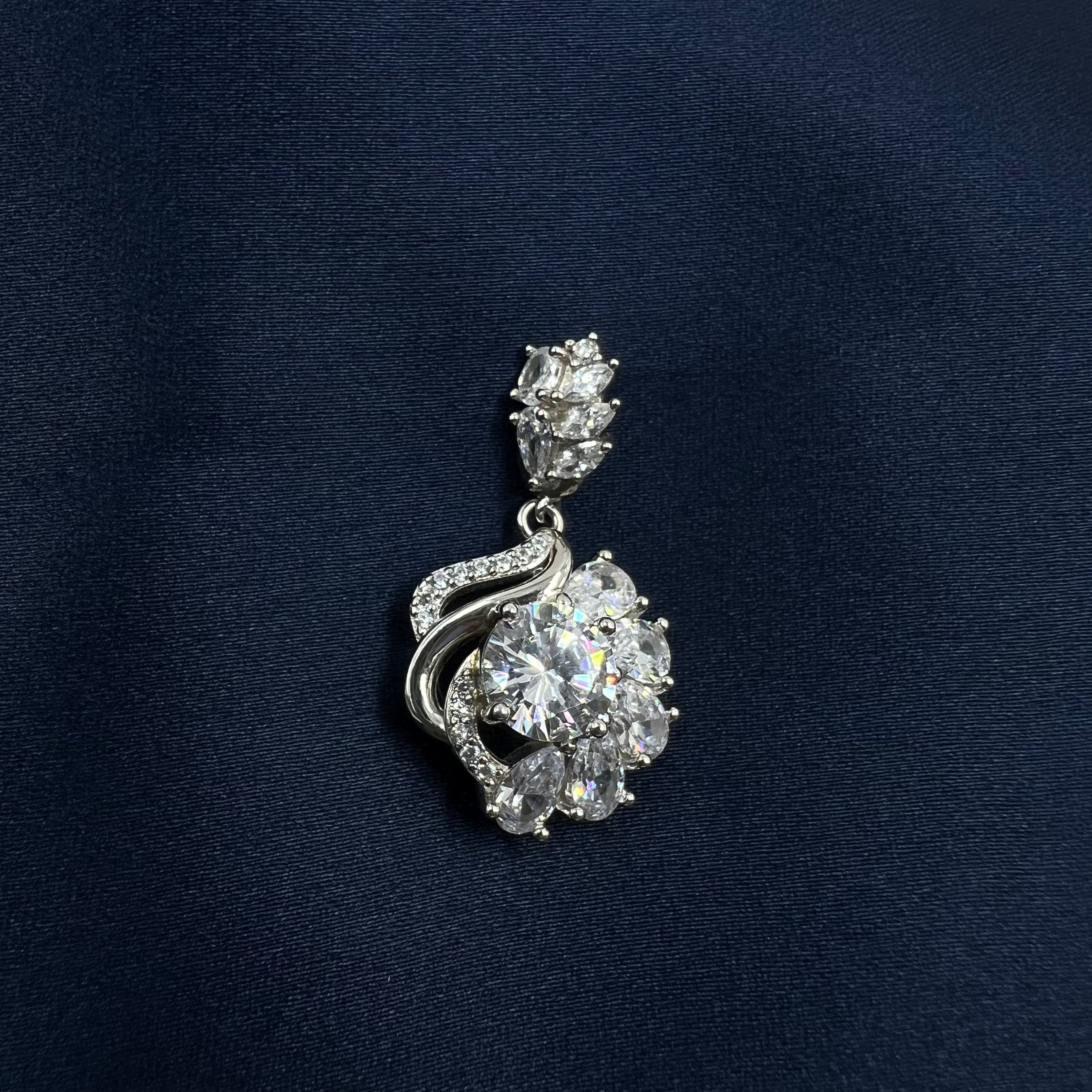 Elara Pendant Set