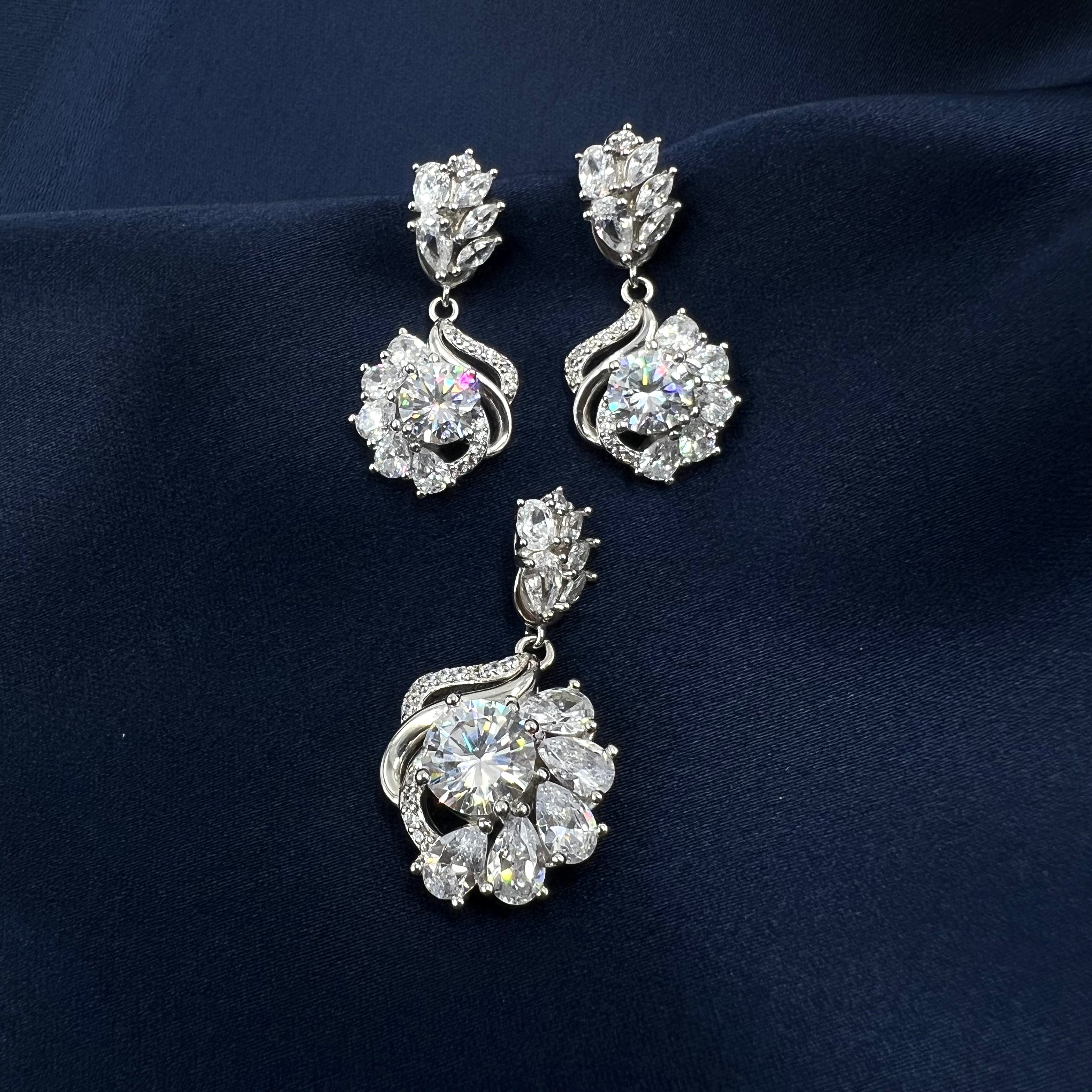 Elara Pendant Set
