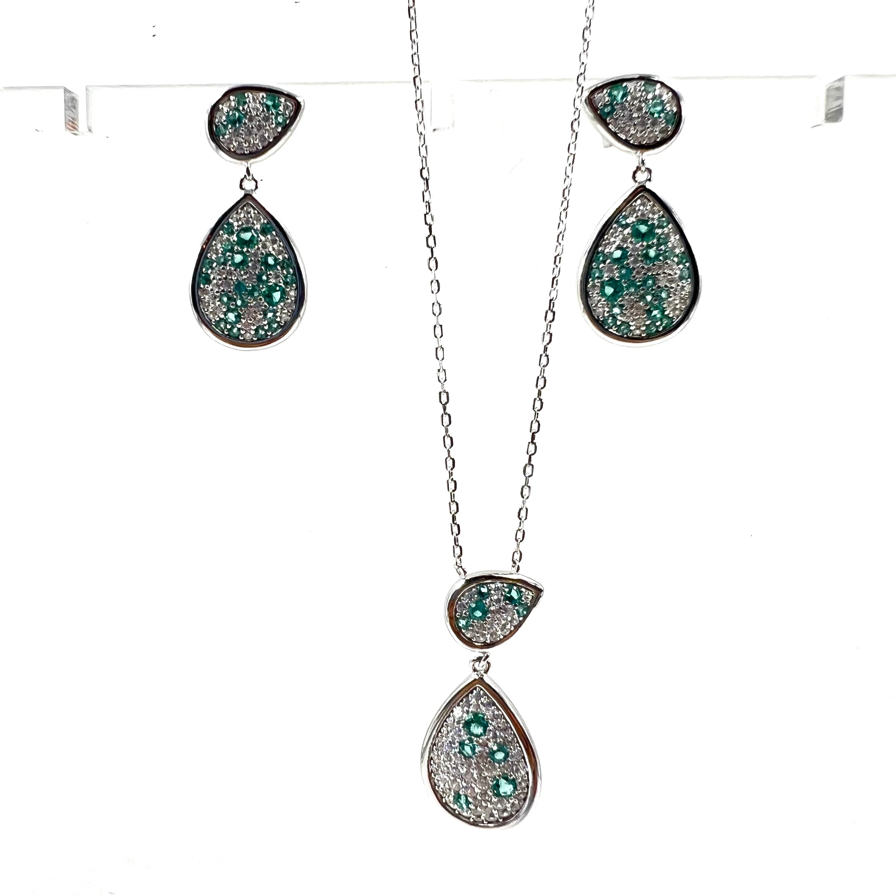 Celina Pendant Set