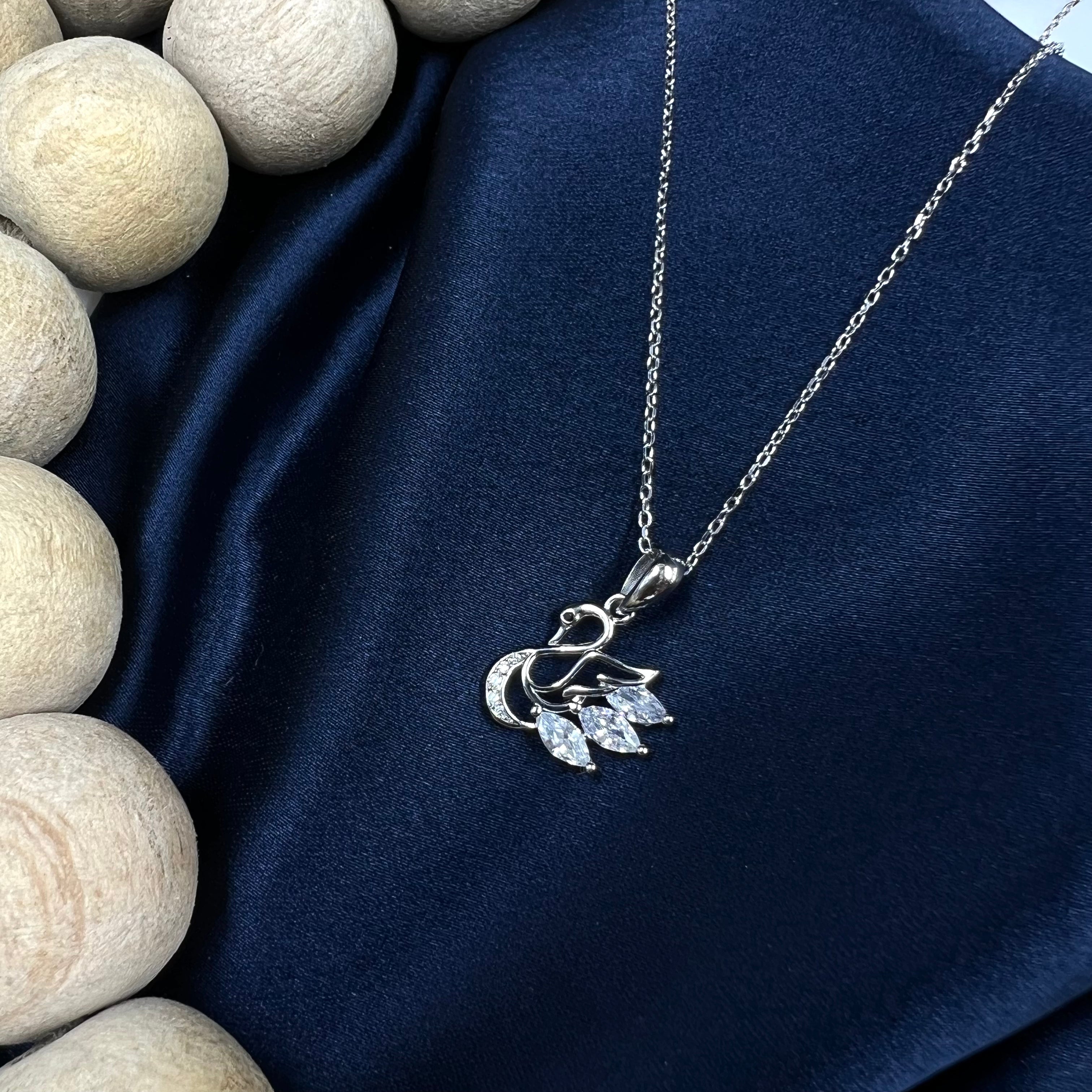 Dreamy Swan Pendant