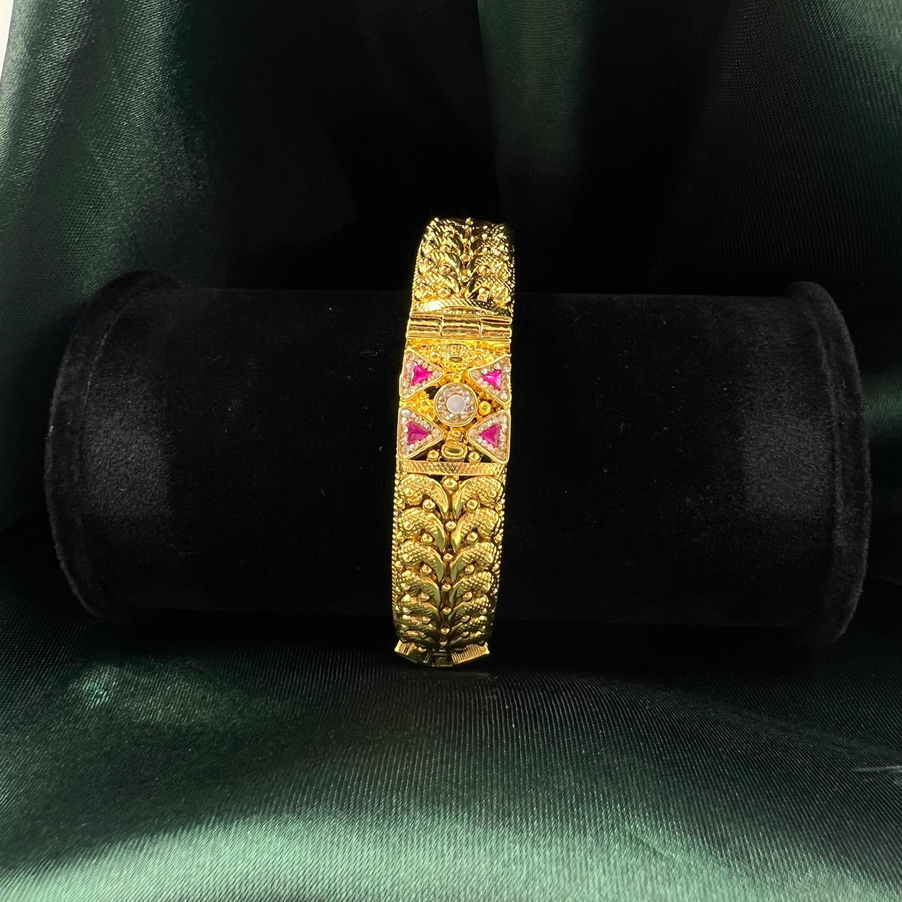 Pratha Gold Polish Bangle