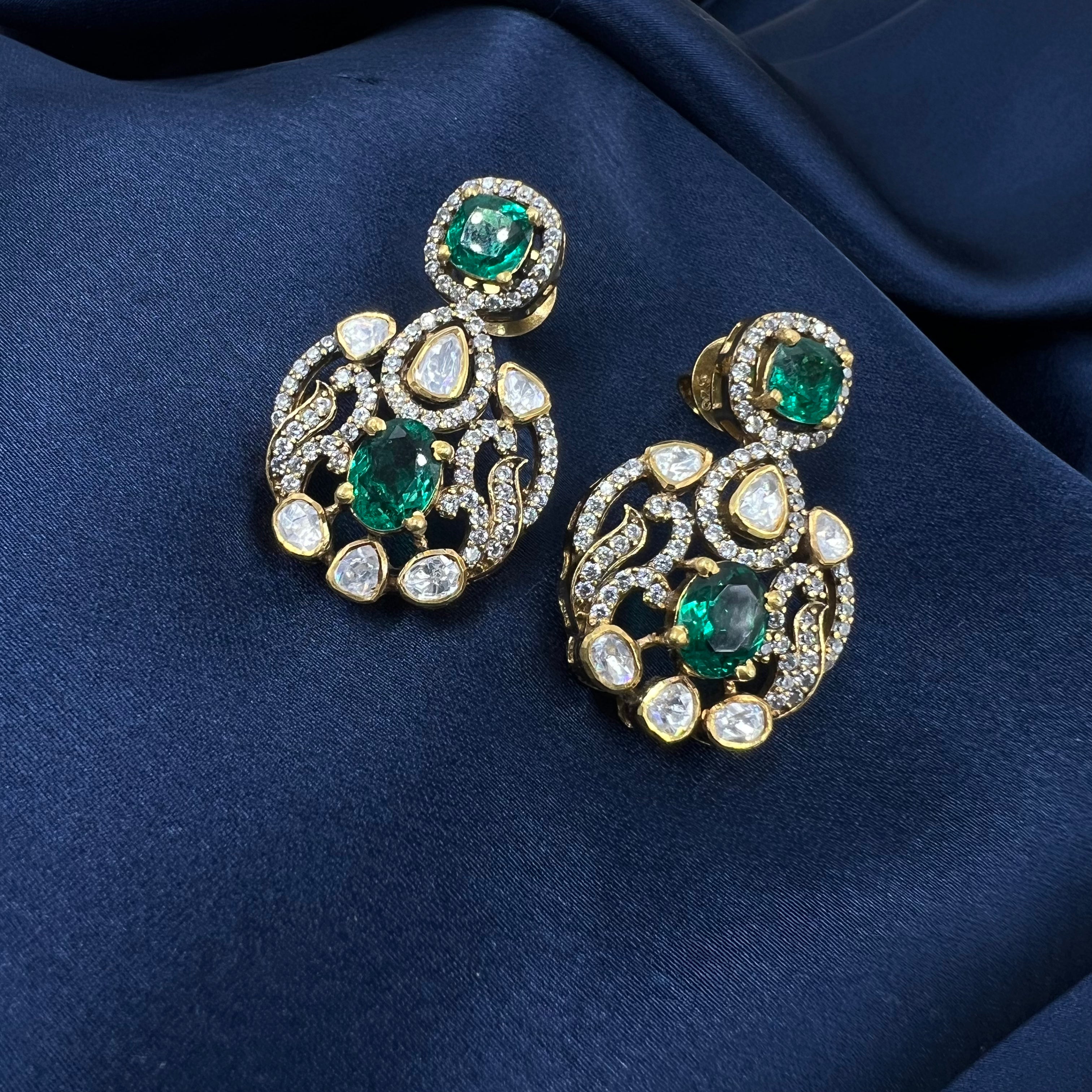 Meera Emerald Polki Necklace Set