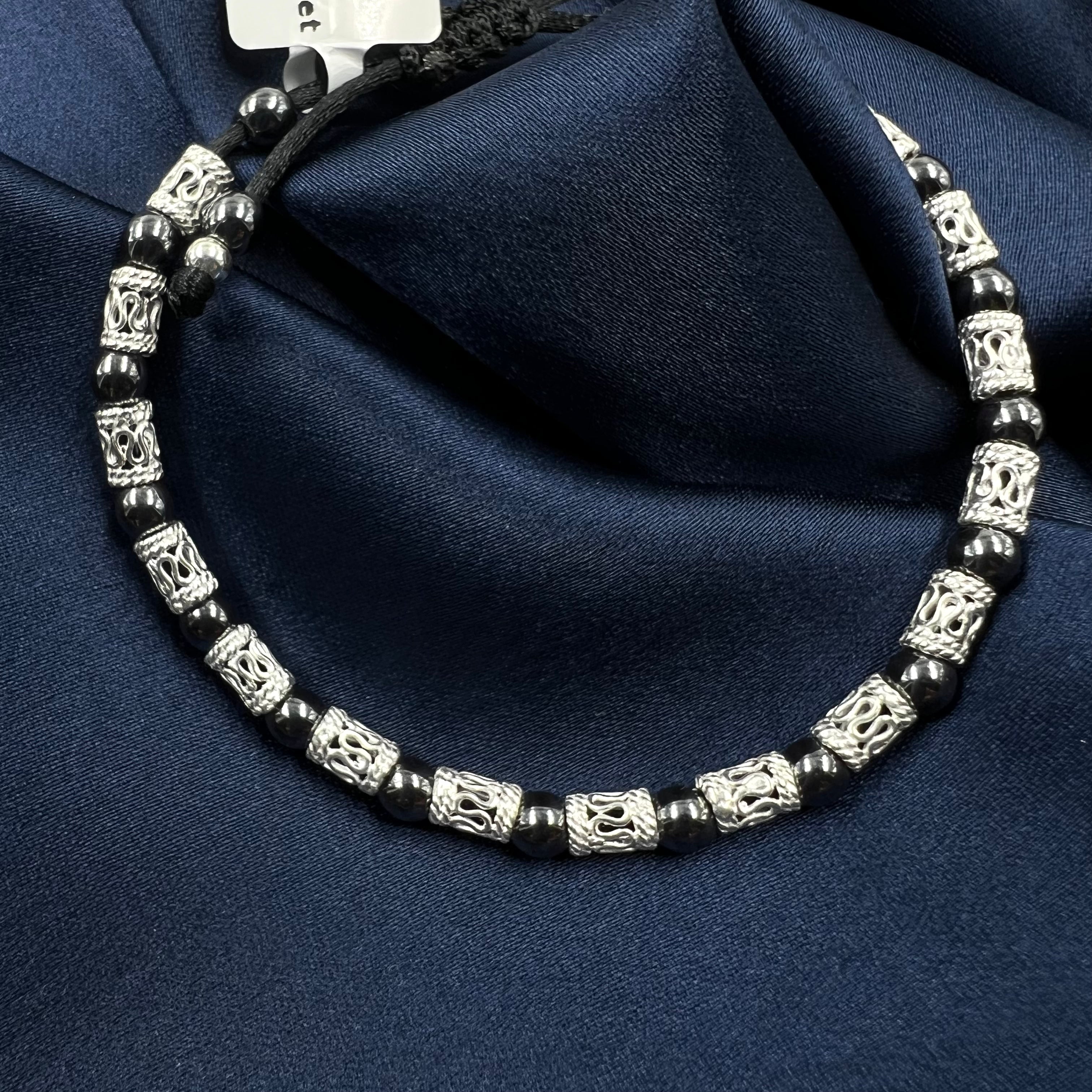 Kira Balck Beads Bracelet