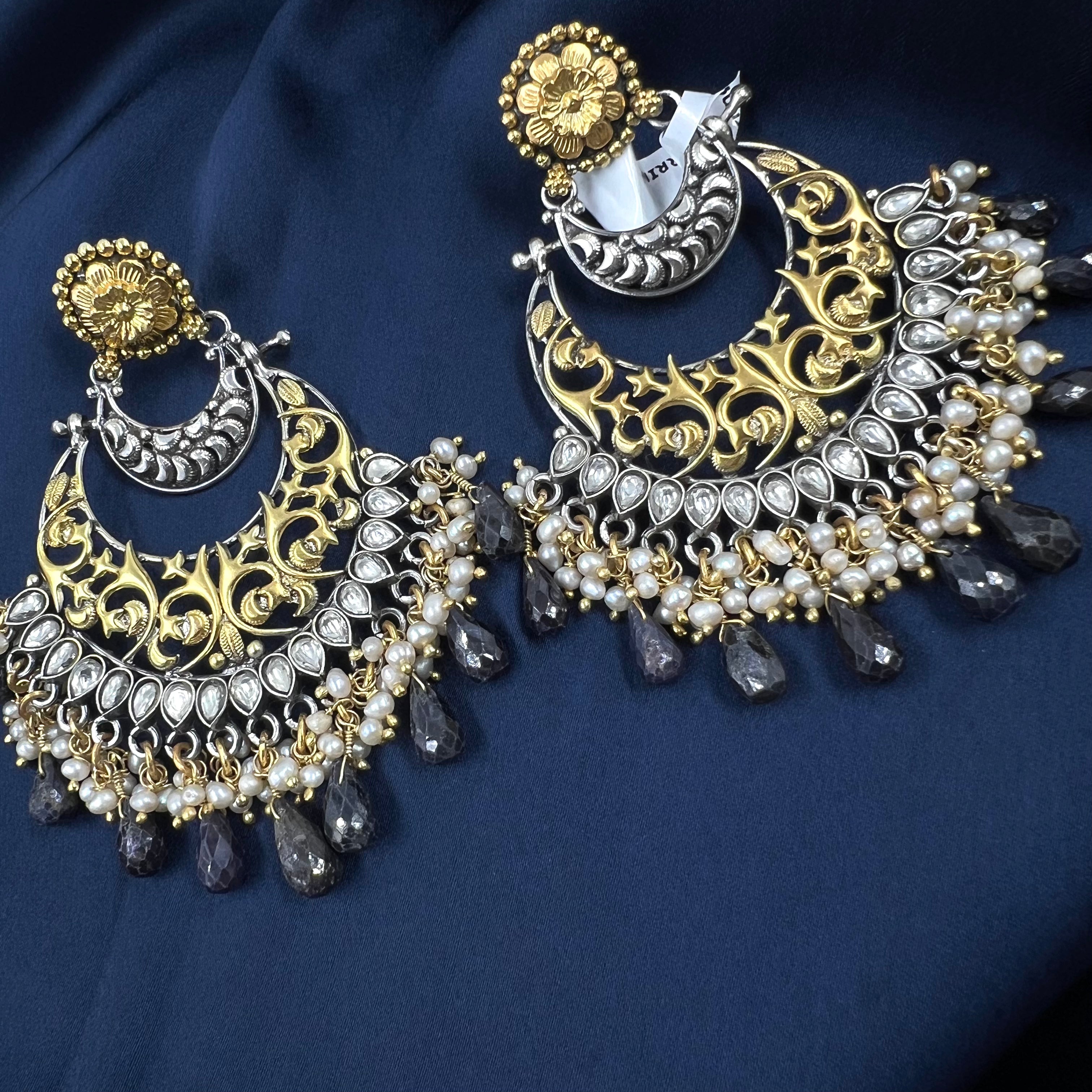 Linaar Earrings