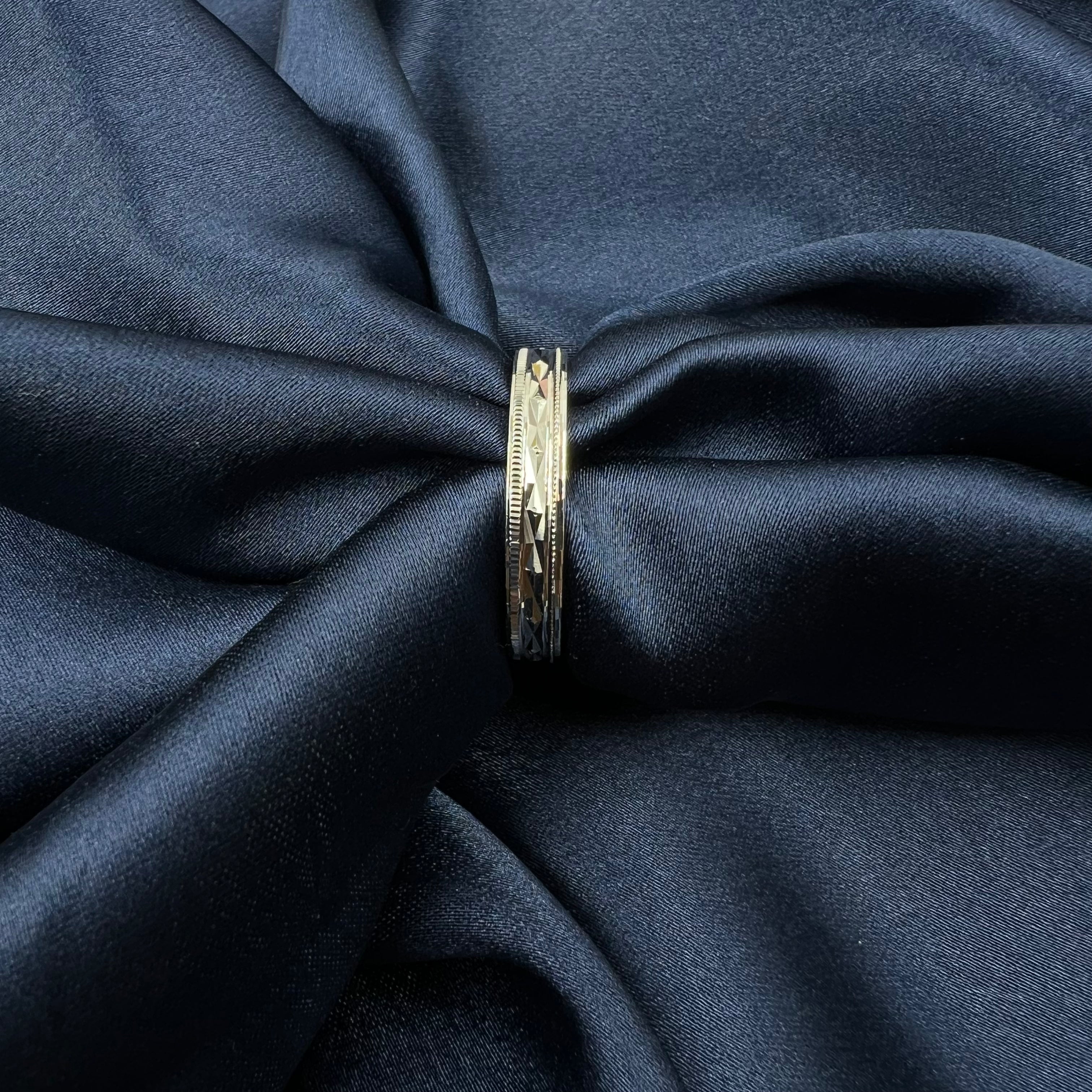 Cruz Men's Ring Band