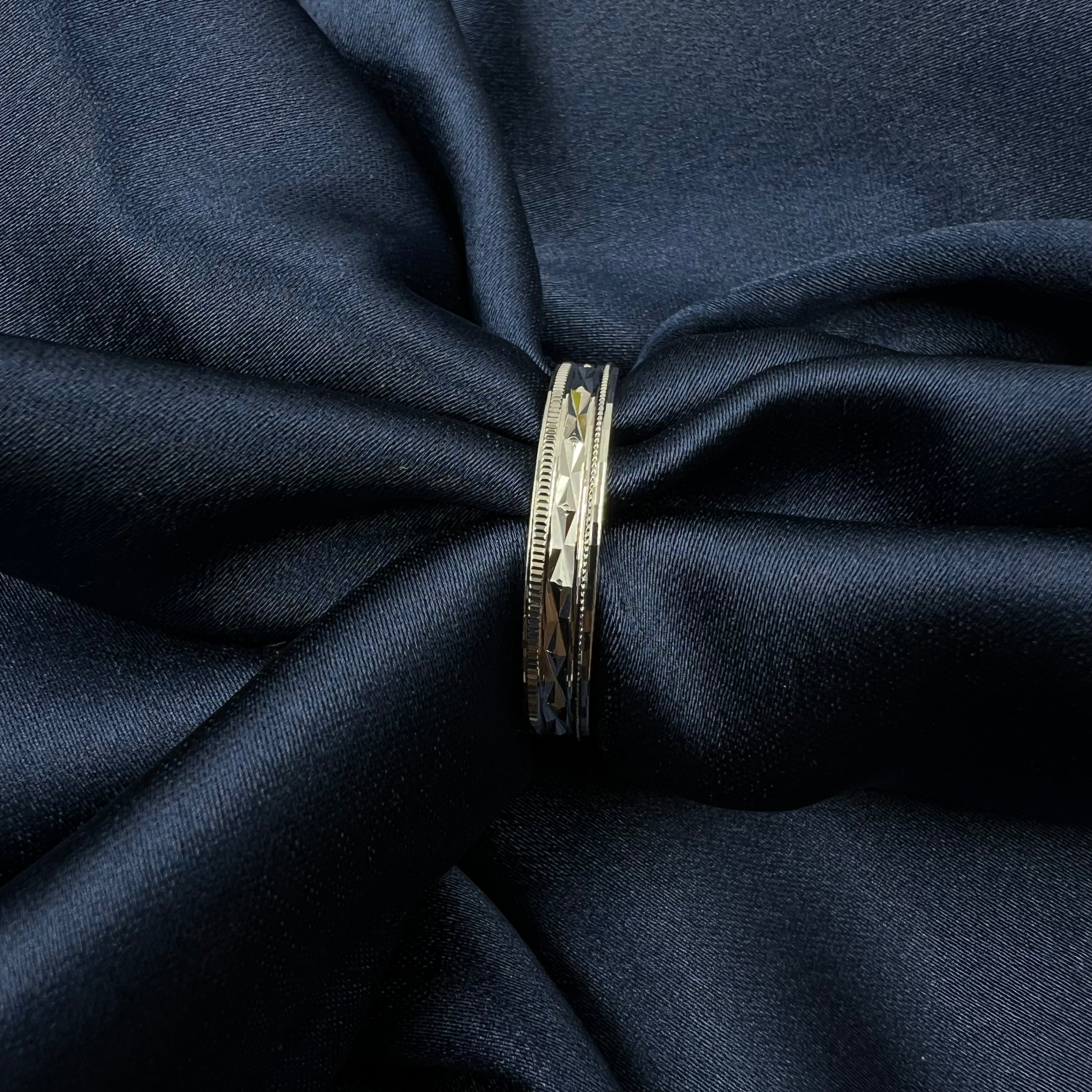 Cruz Men's Ring Band