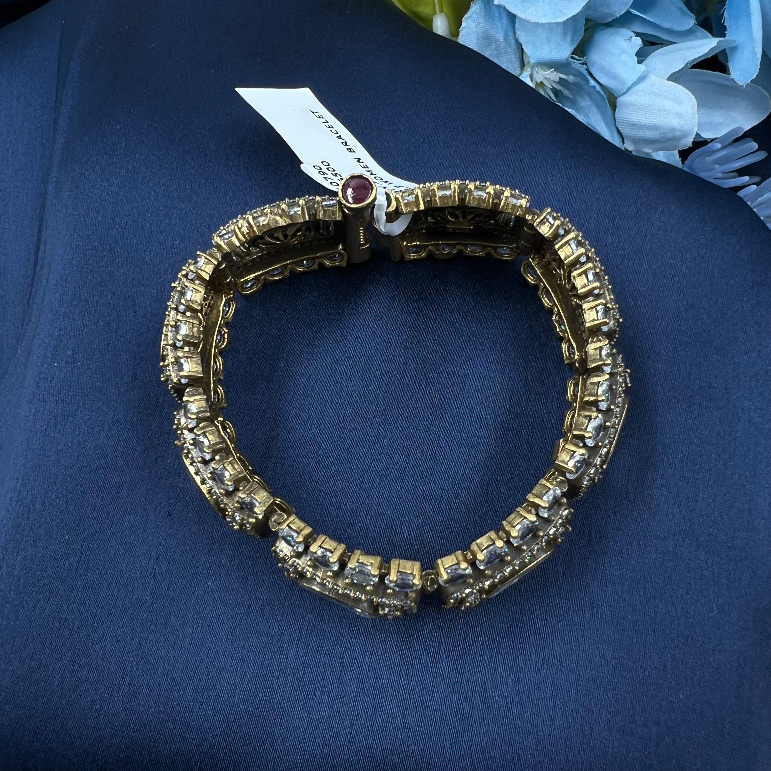 Saanvi Polki Gold Polish Bracelet