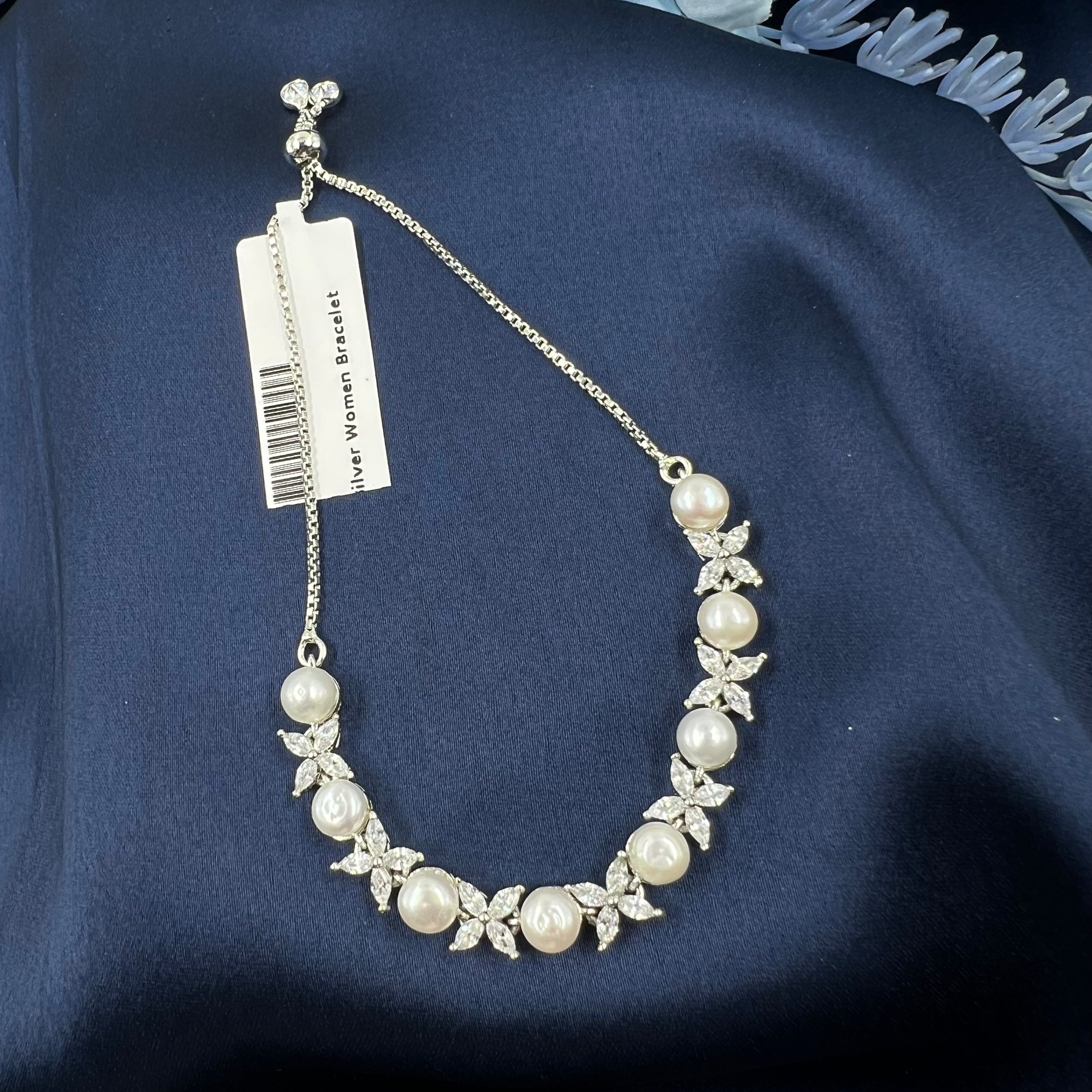 Elora Pearl Bracelet