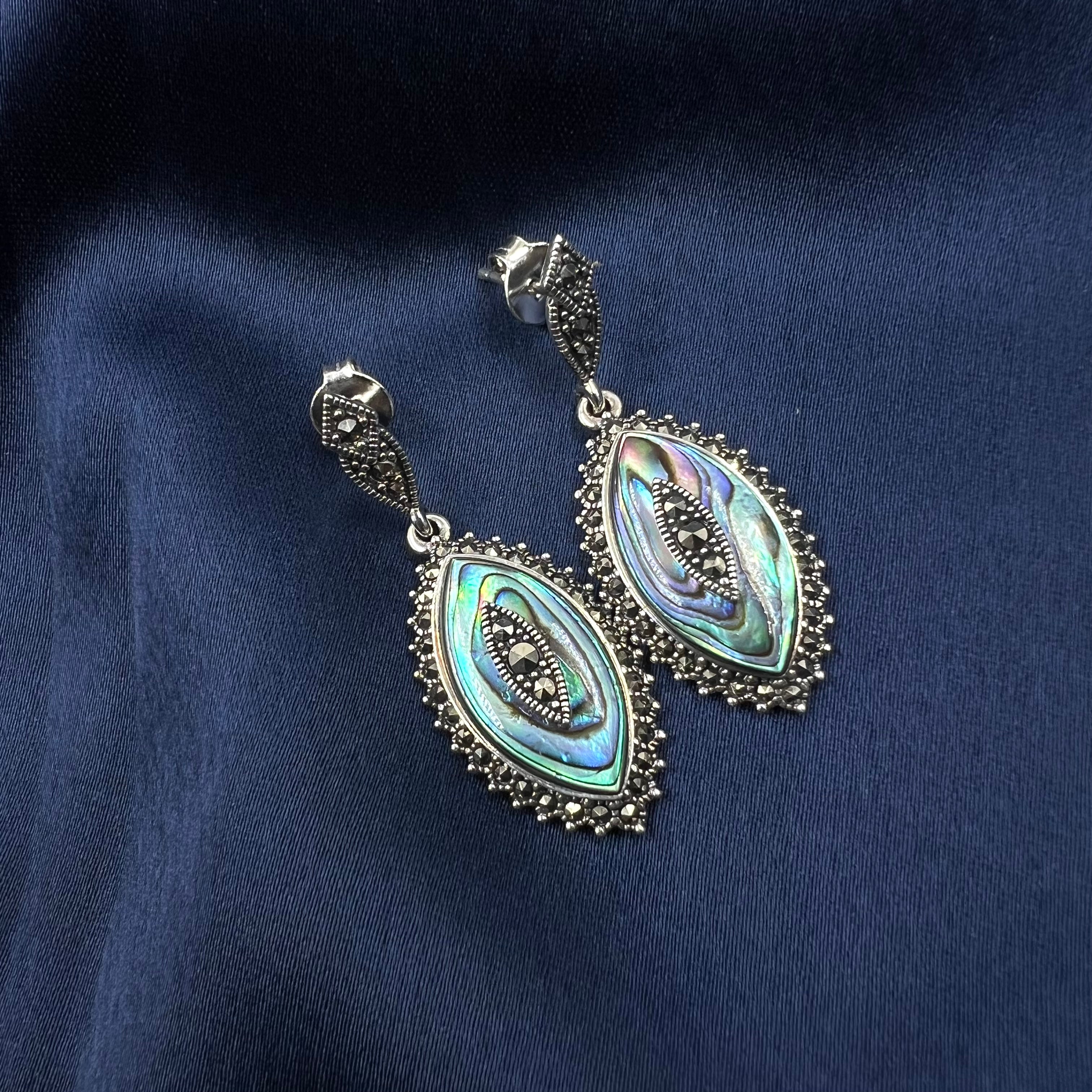 Aaravi Marcasite Pendant Set