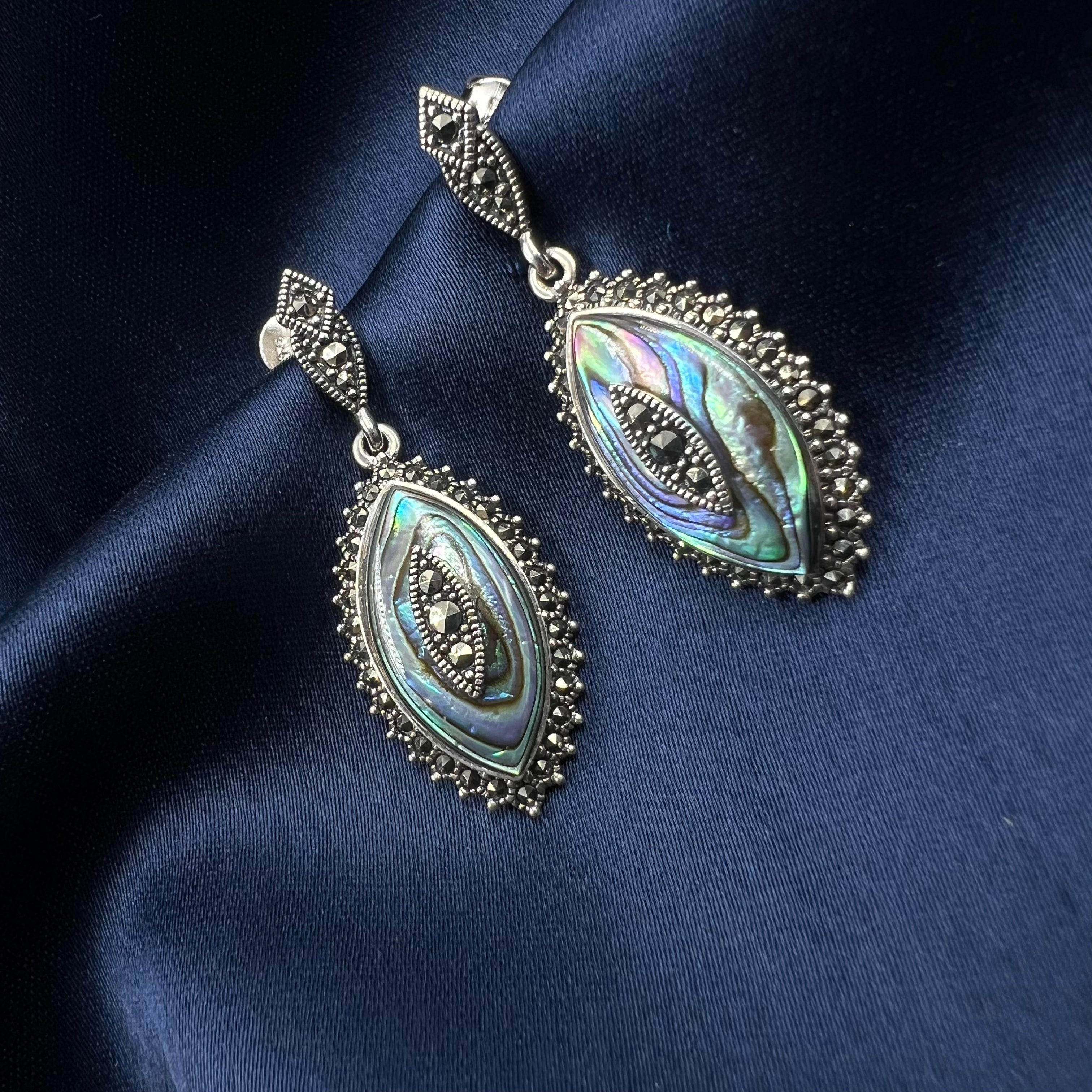 Aaravi Marcasite Pendant Set