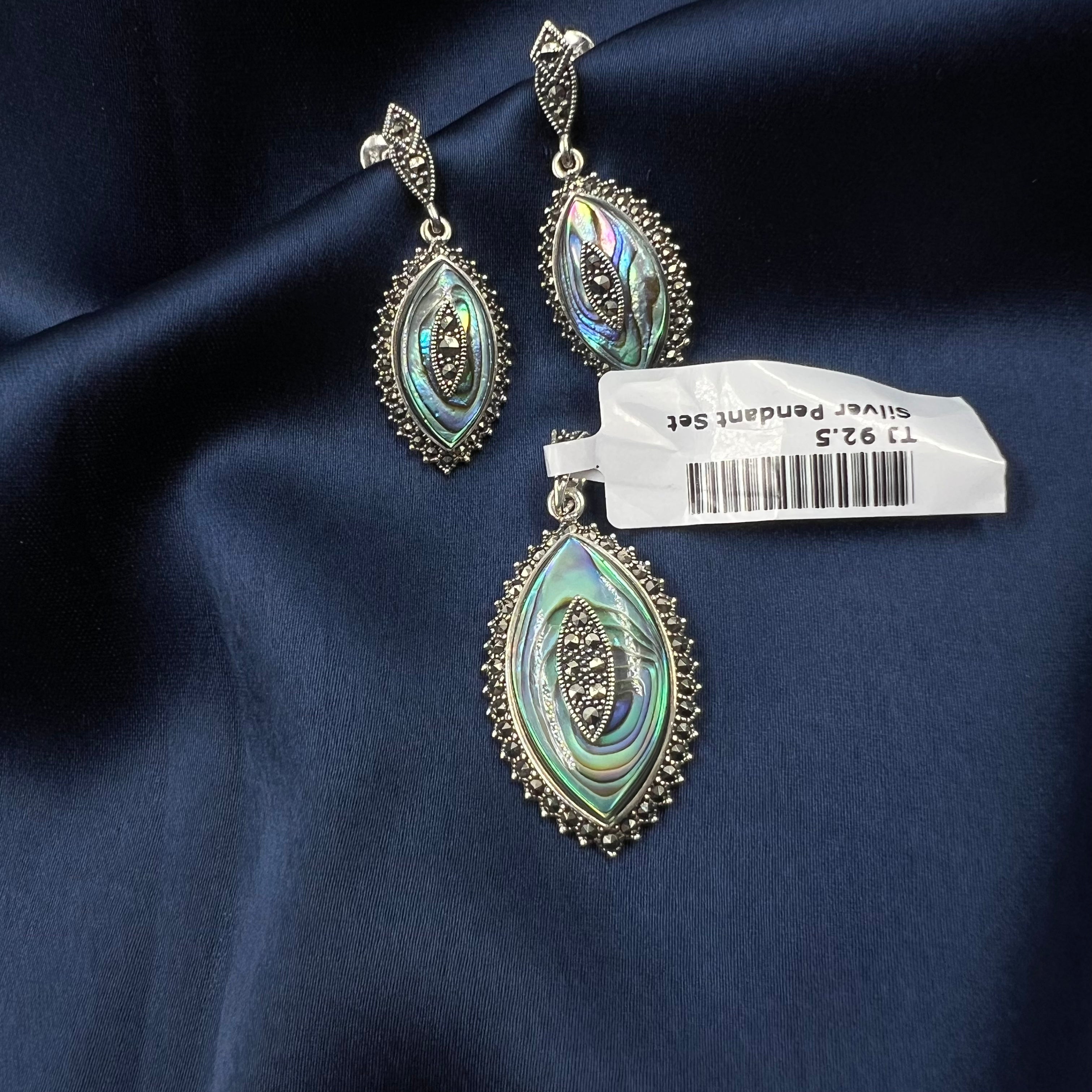 Aaravi Marcasite Pendant Set