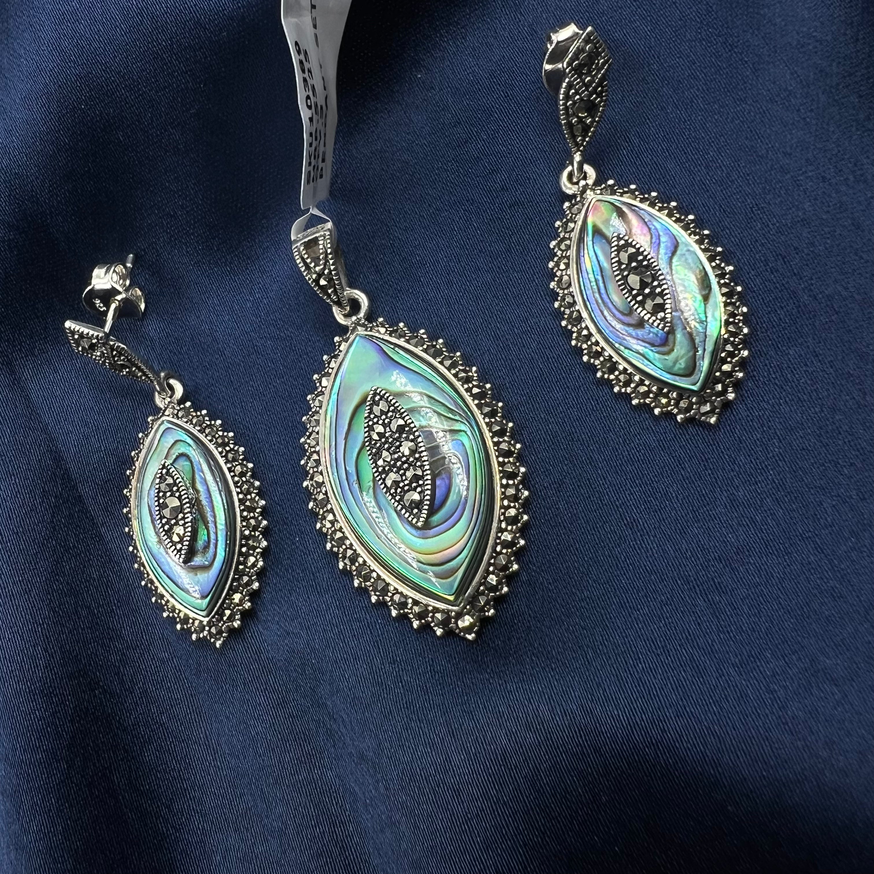 Aaravi Marcasite Pendant Set