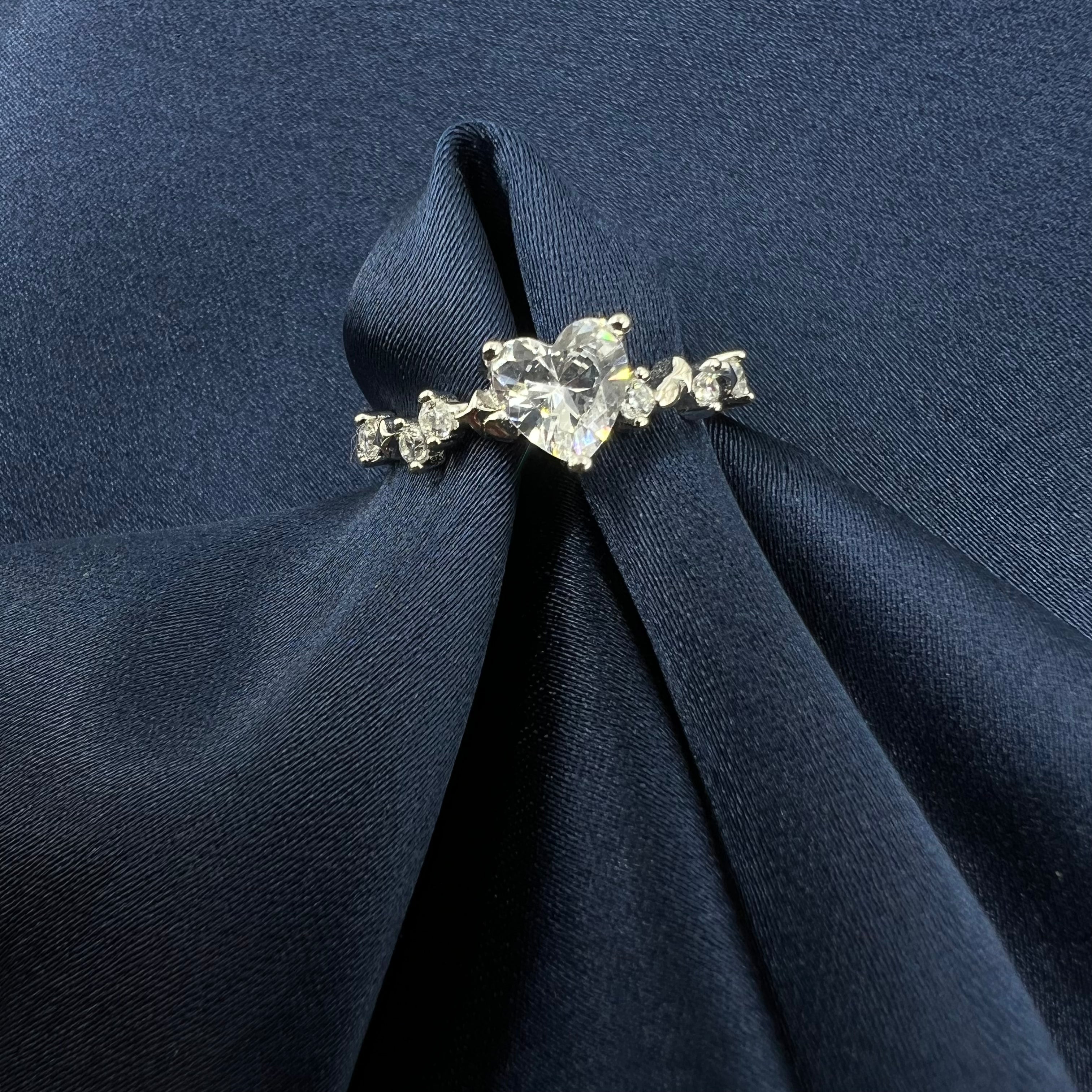 Mira Heart Ring