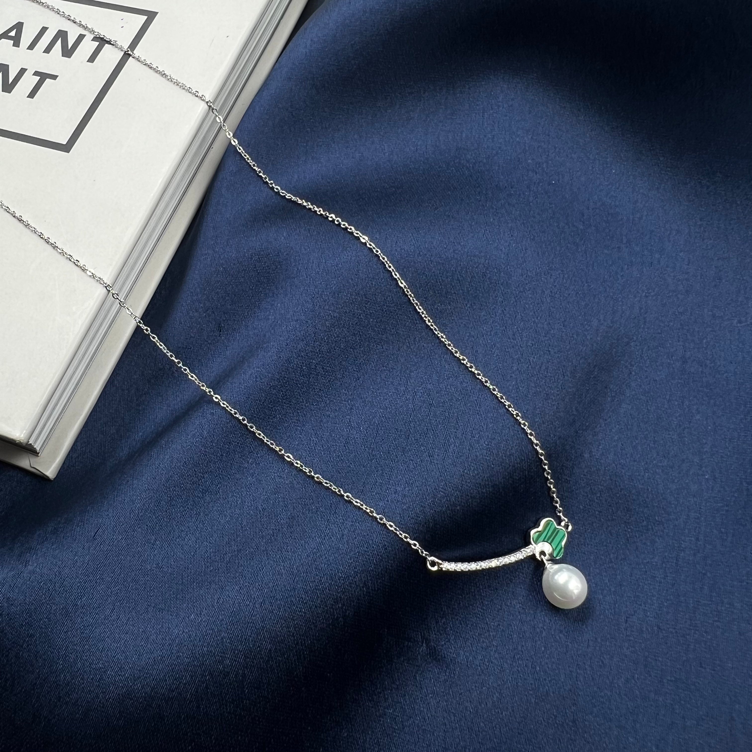 Elina Forest Chain Pendant