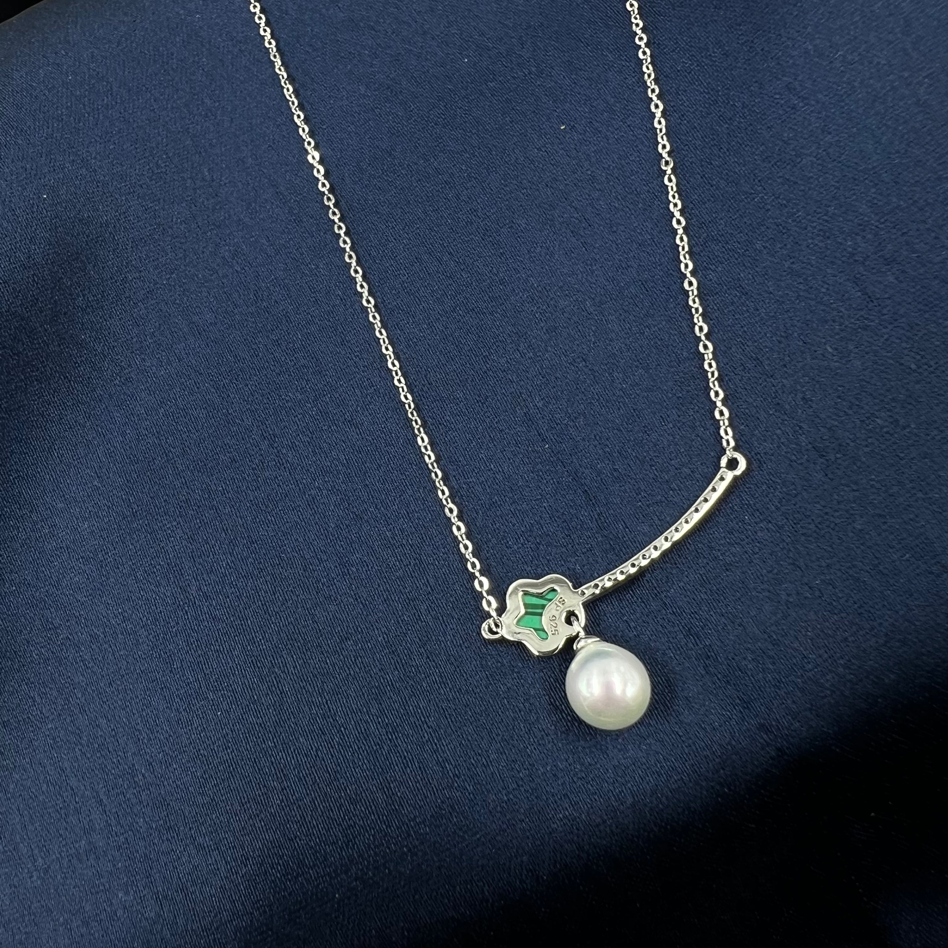 Elina Forest Chain Pendant