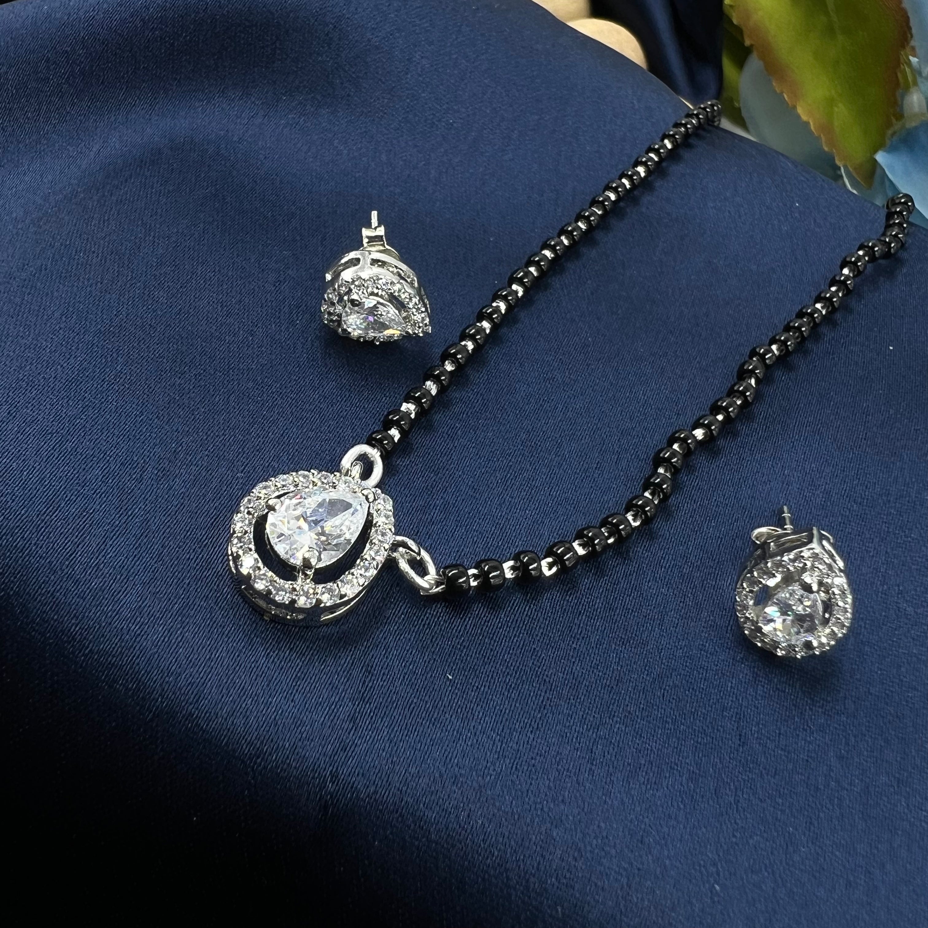 Sanskriti Mangalsutra Set