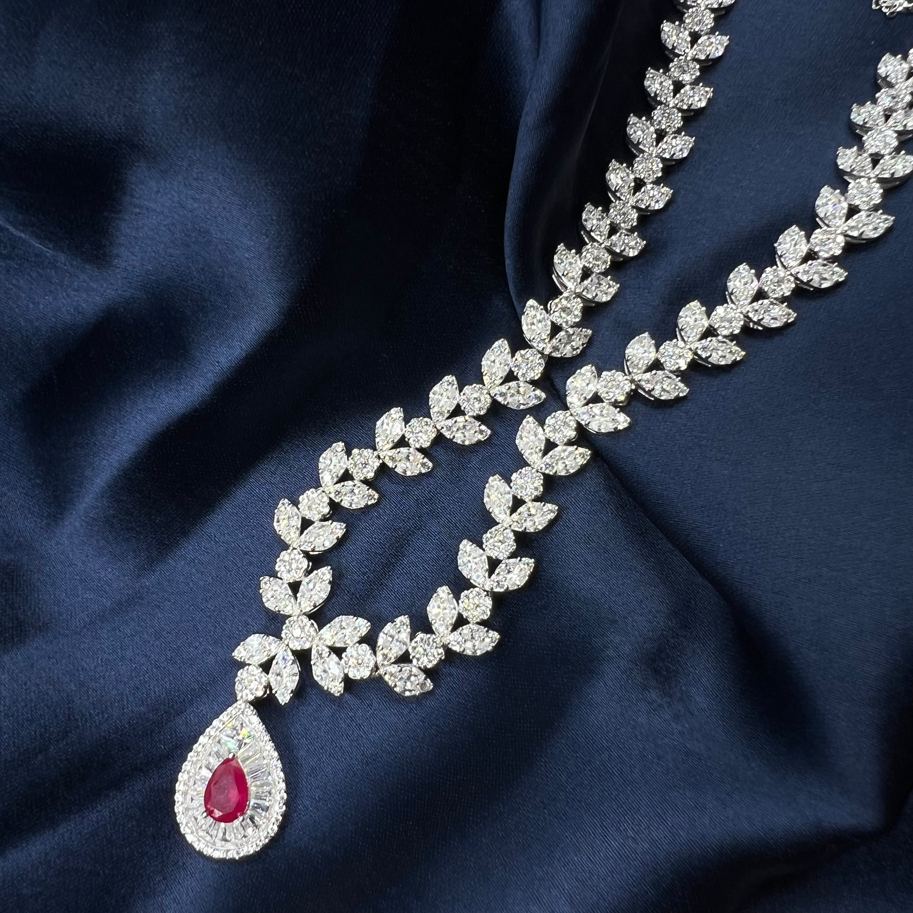 Nayra Necklace Set