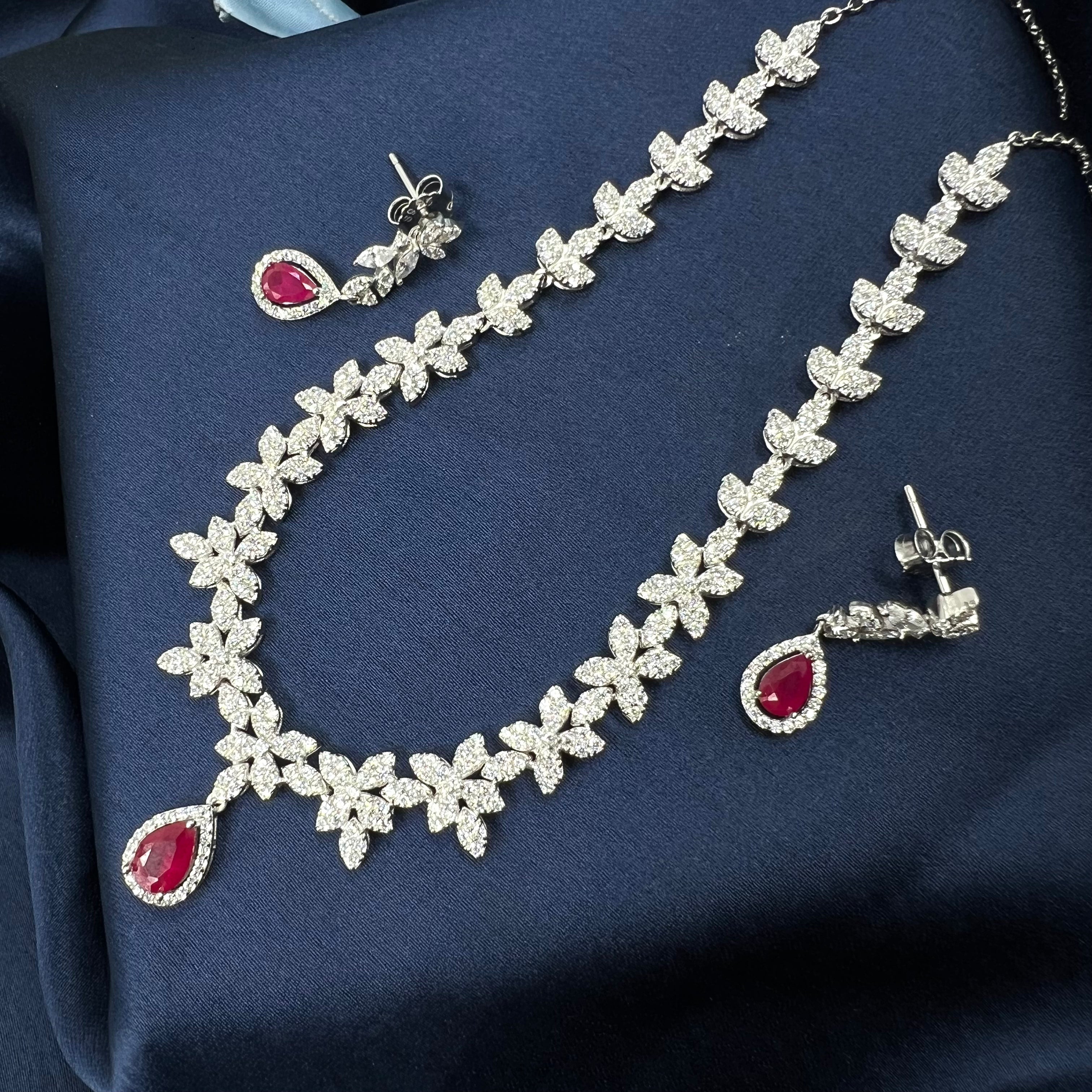 Nayra Necklace Set