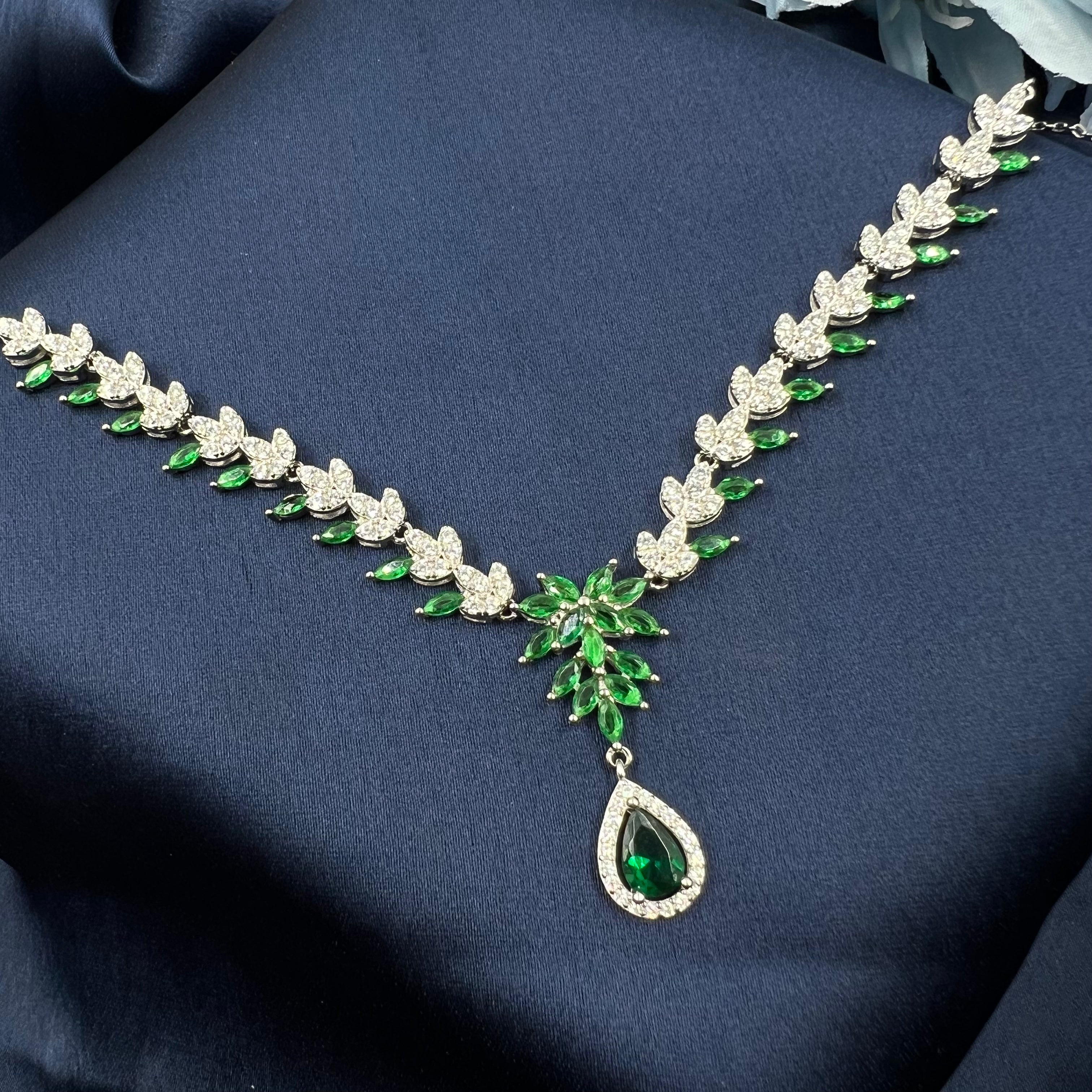 Aarvi Forest Necklace Set