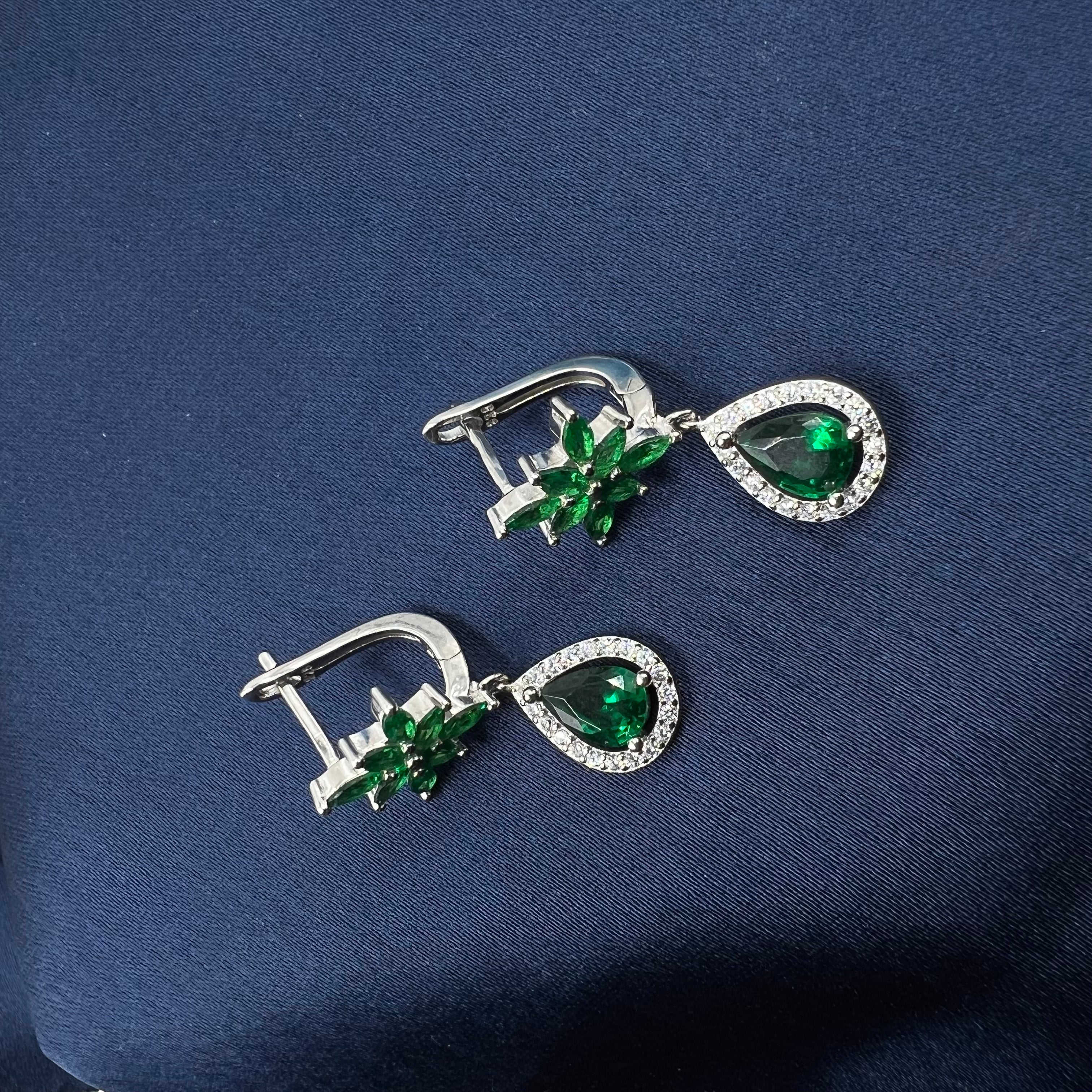 Aarvi Forest Necklace Set