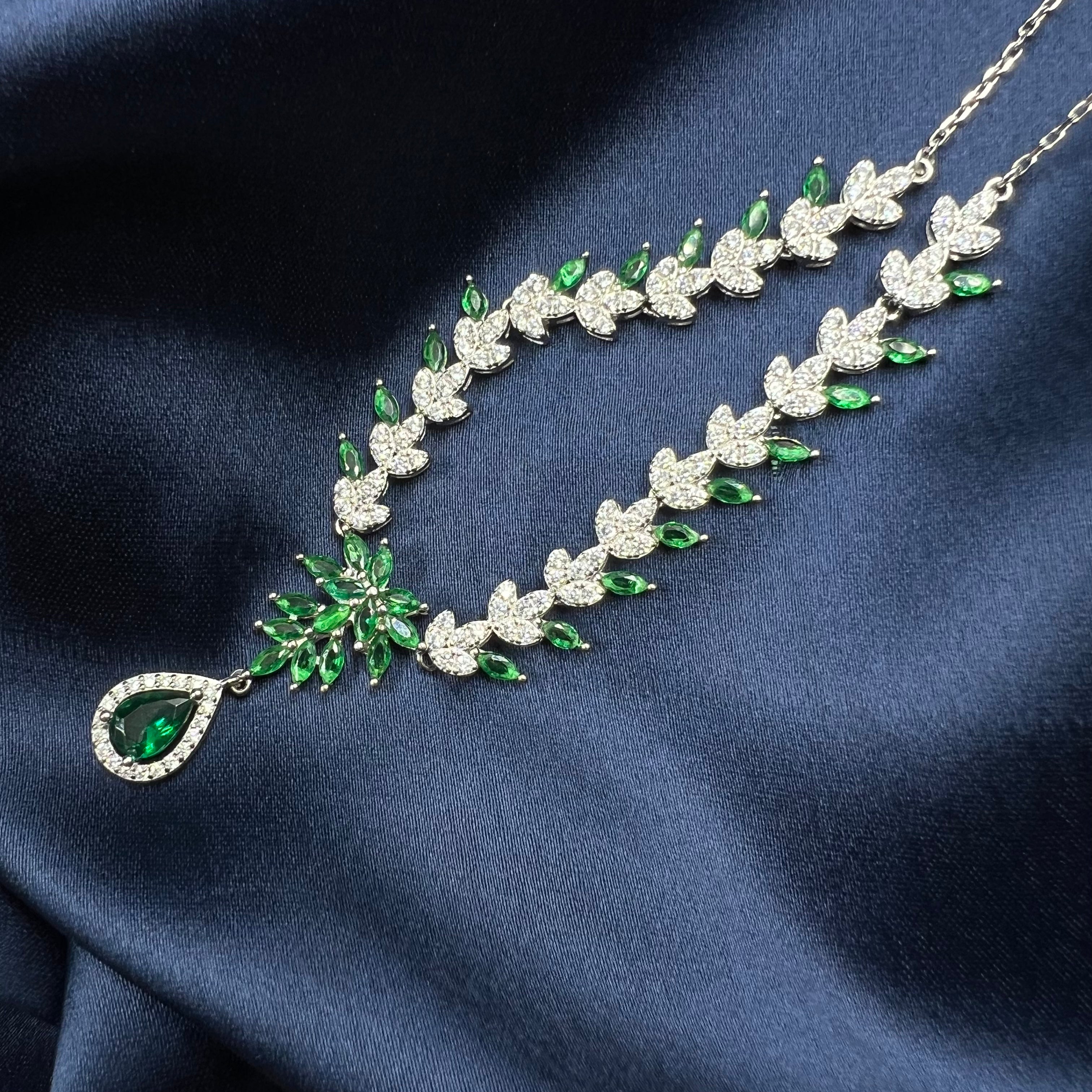 Aarvi Forest Necklace Set