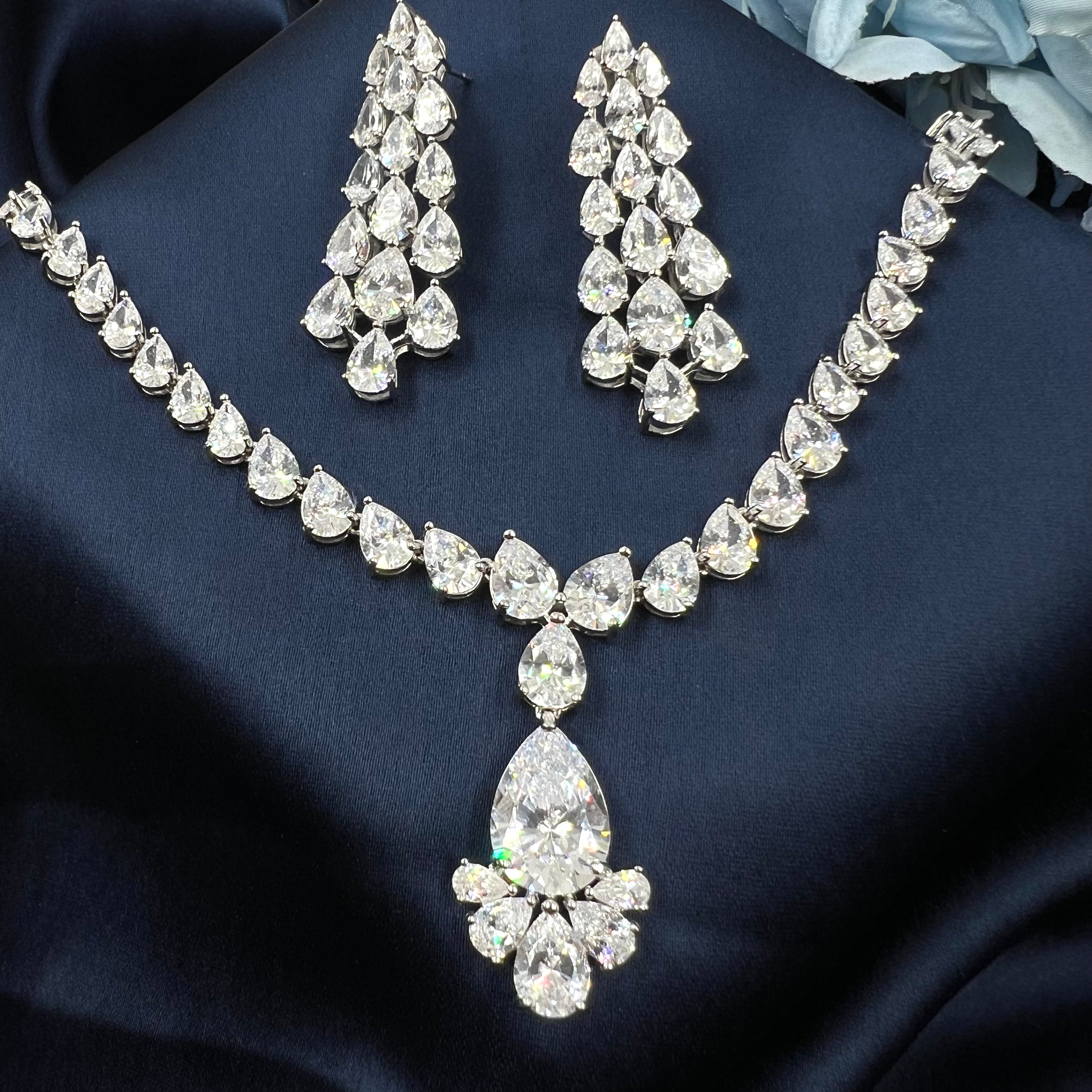 Ira Necklace Set