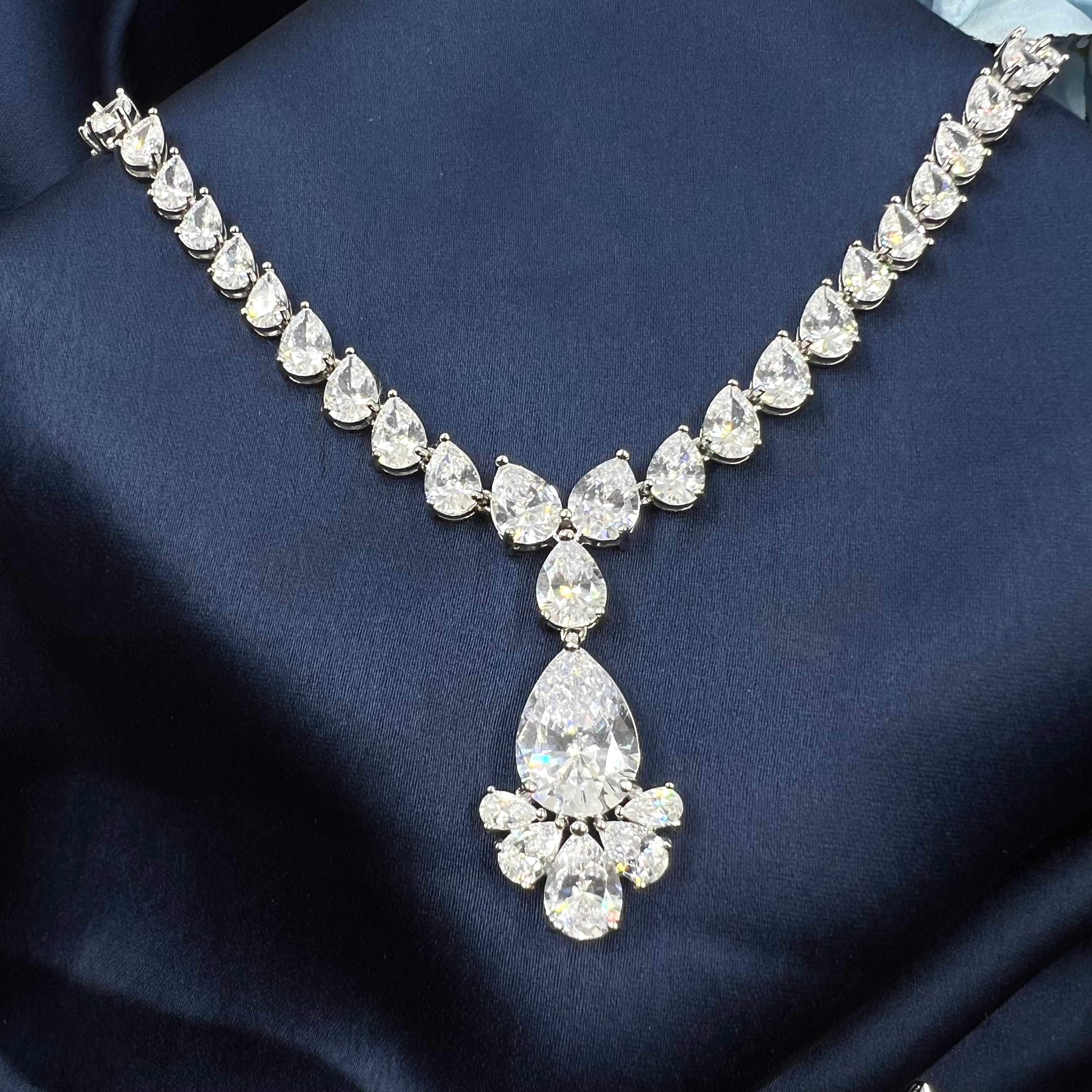 Ira Necklace Set