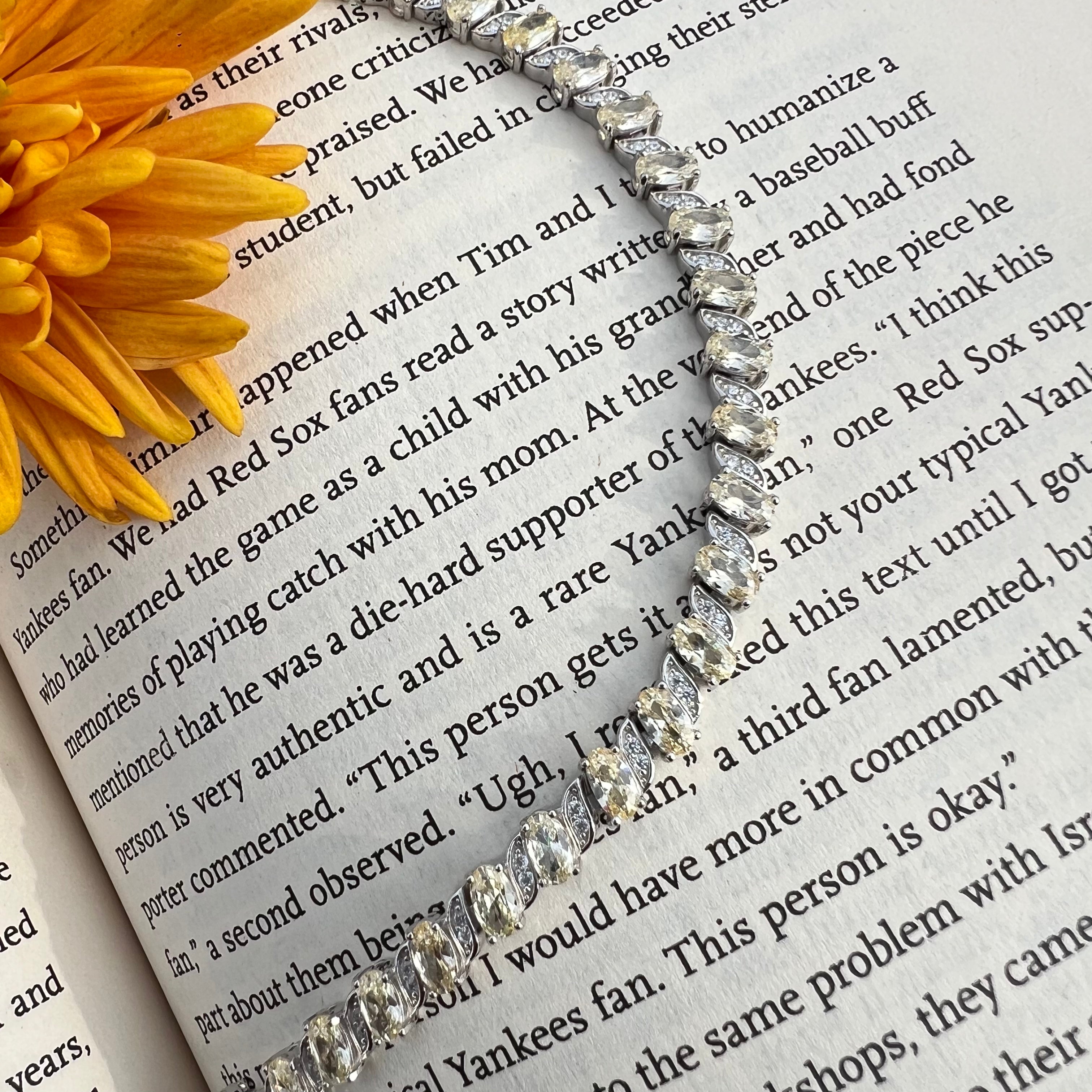 Fine Curve Bracelet