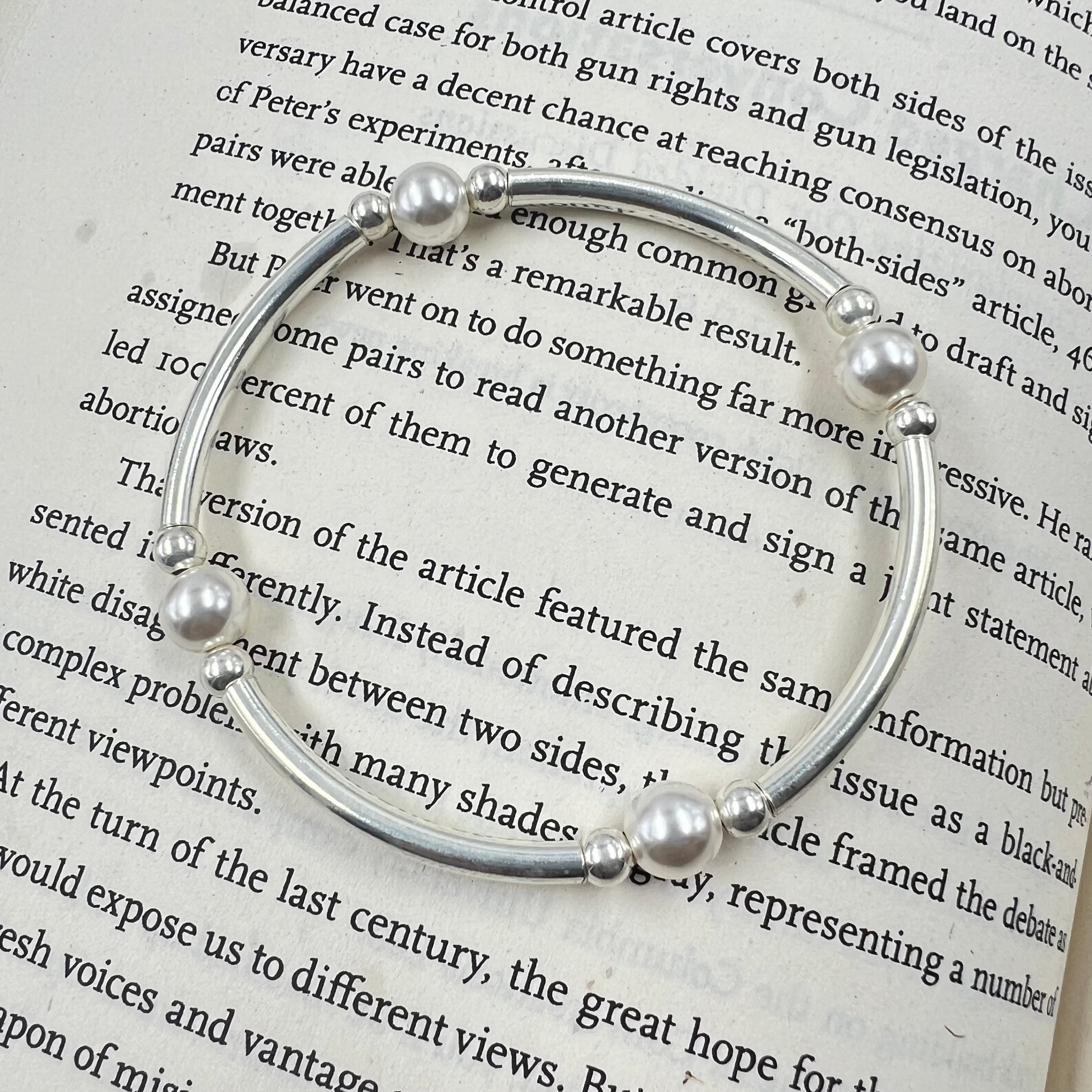 Stretchable Pearl Bracelet