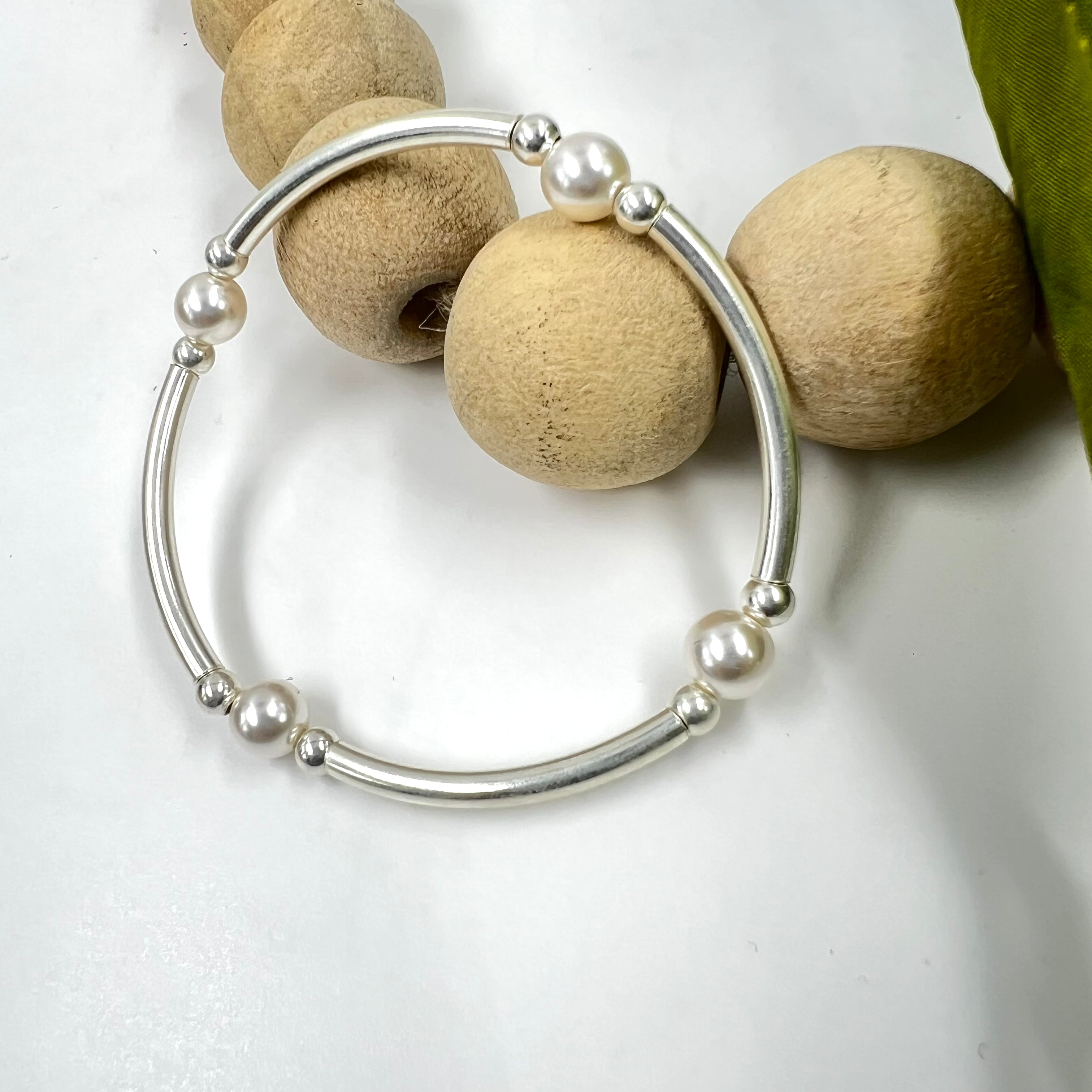 Stretchable Pearl Bracelet