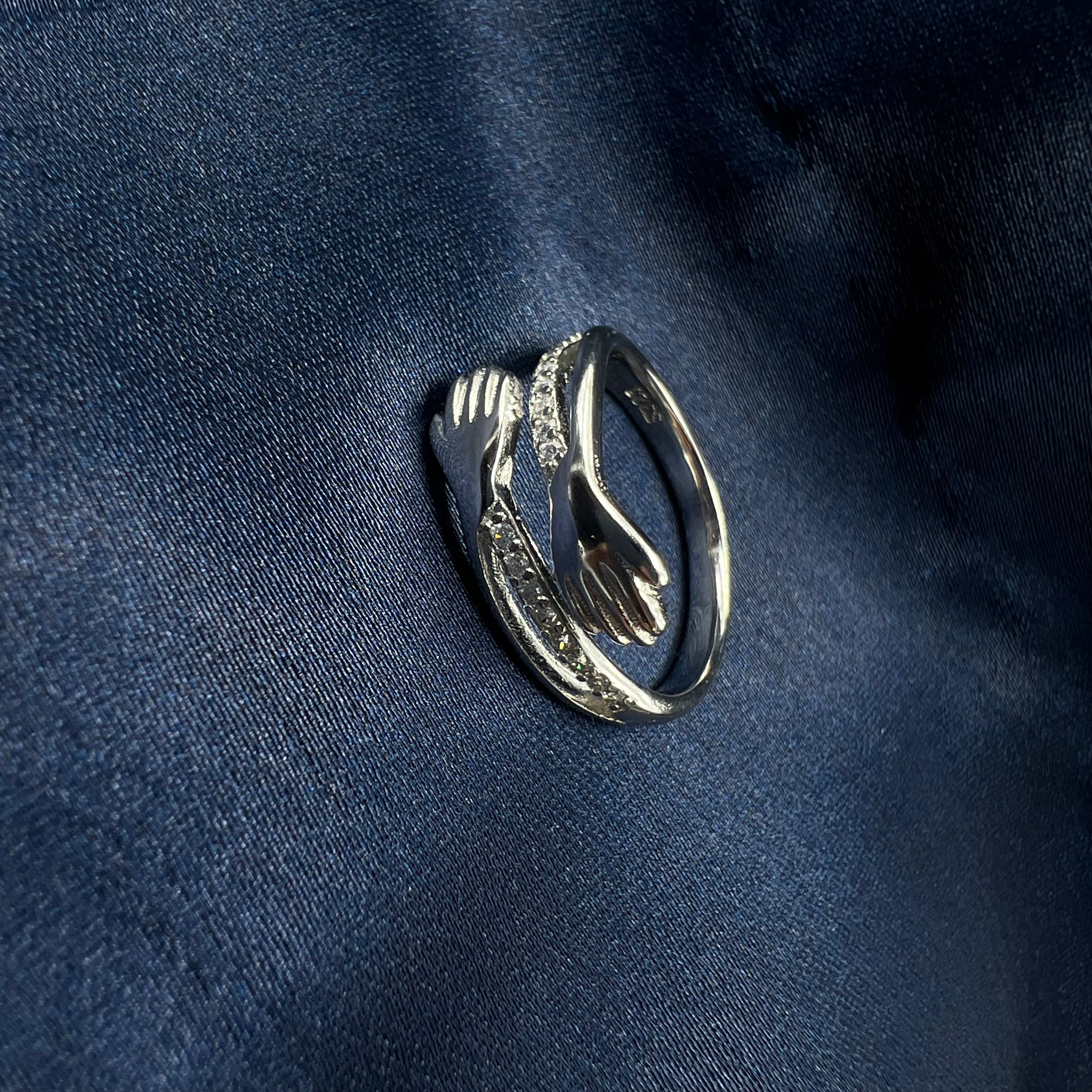Hug Ring