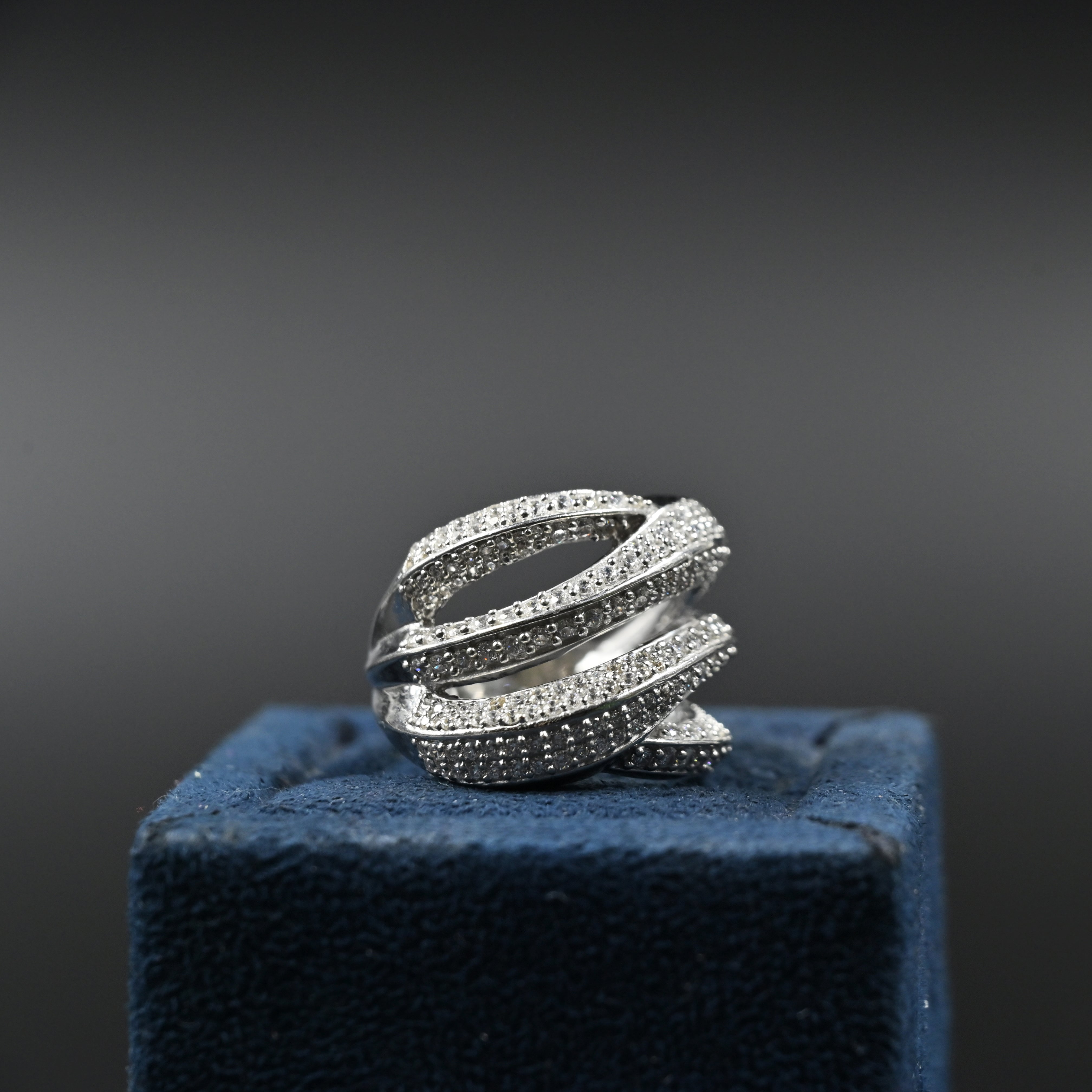 Celestial orbit ring design