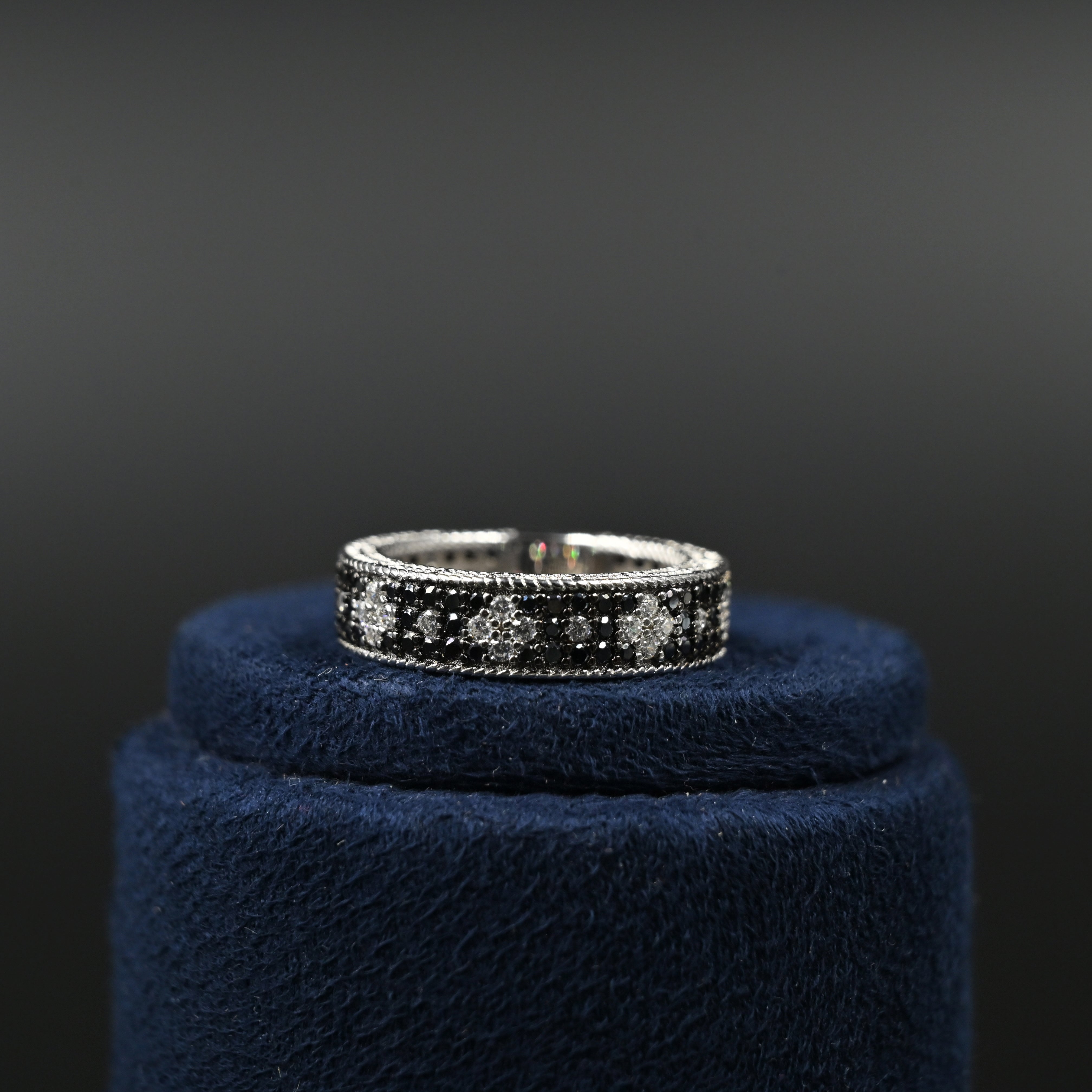 Curved Eclipse silver band design