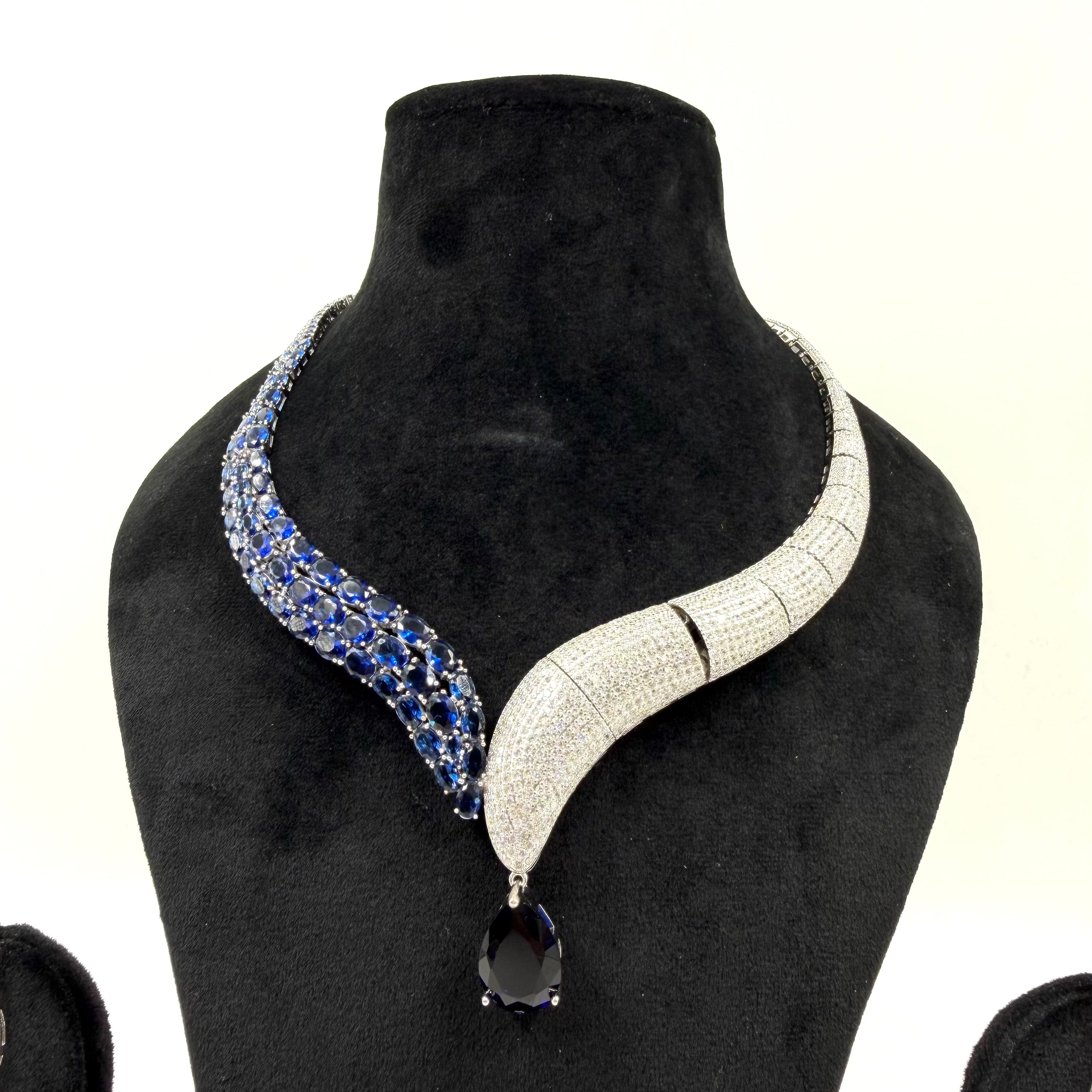Elegant blue snake design necklace
