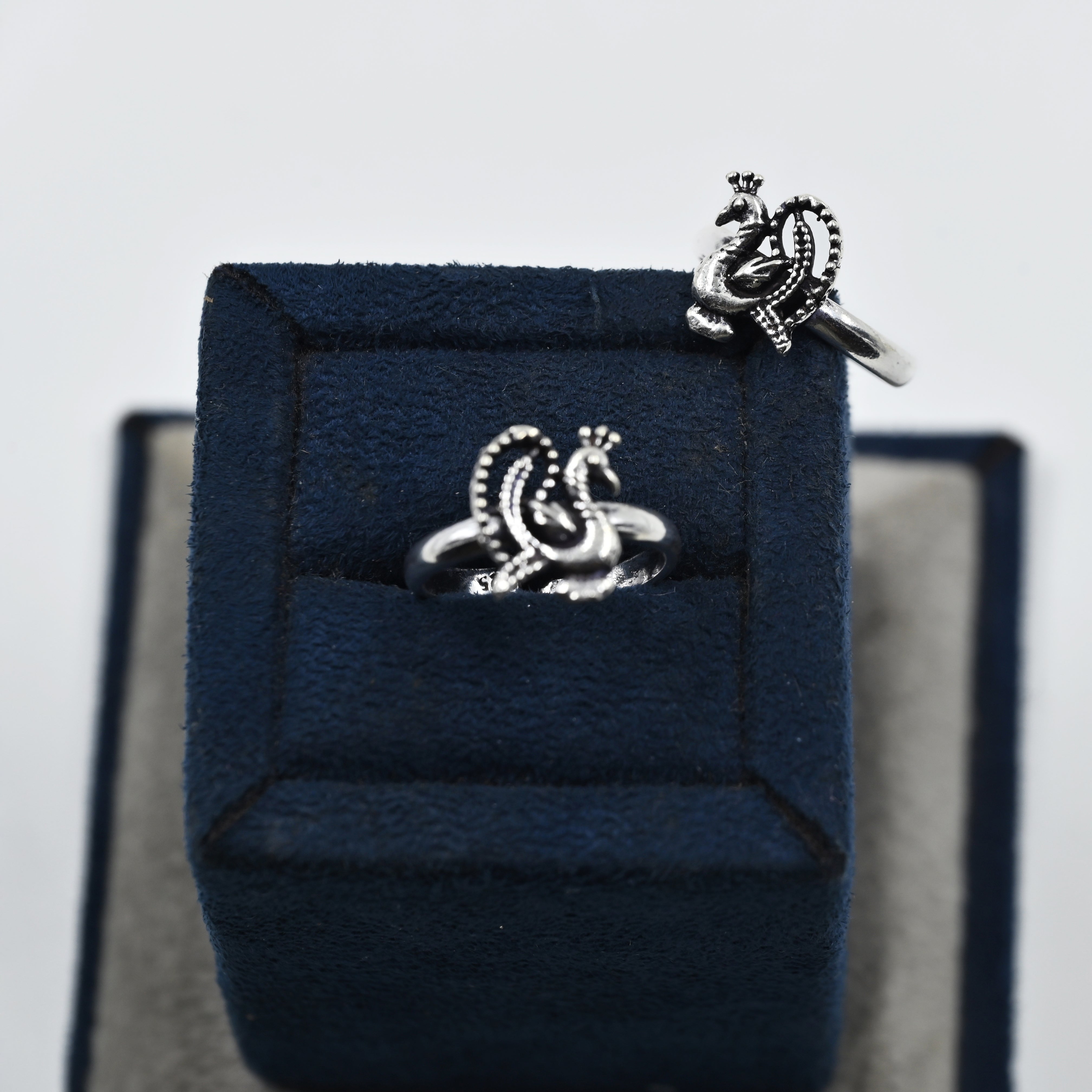 Elegant Mayuraah toe ring