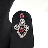 Elegant red necklace crafted in 925 silver
