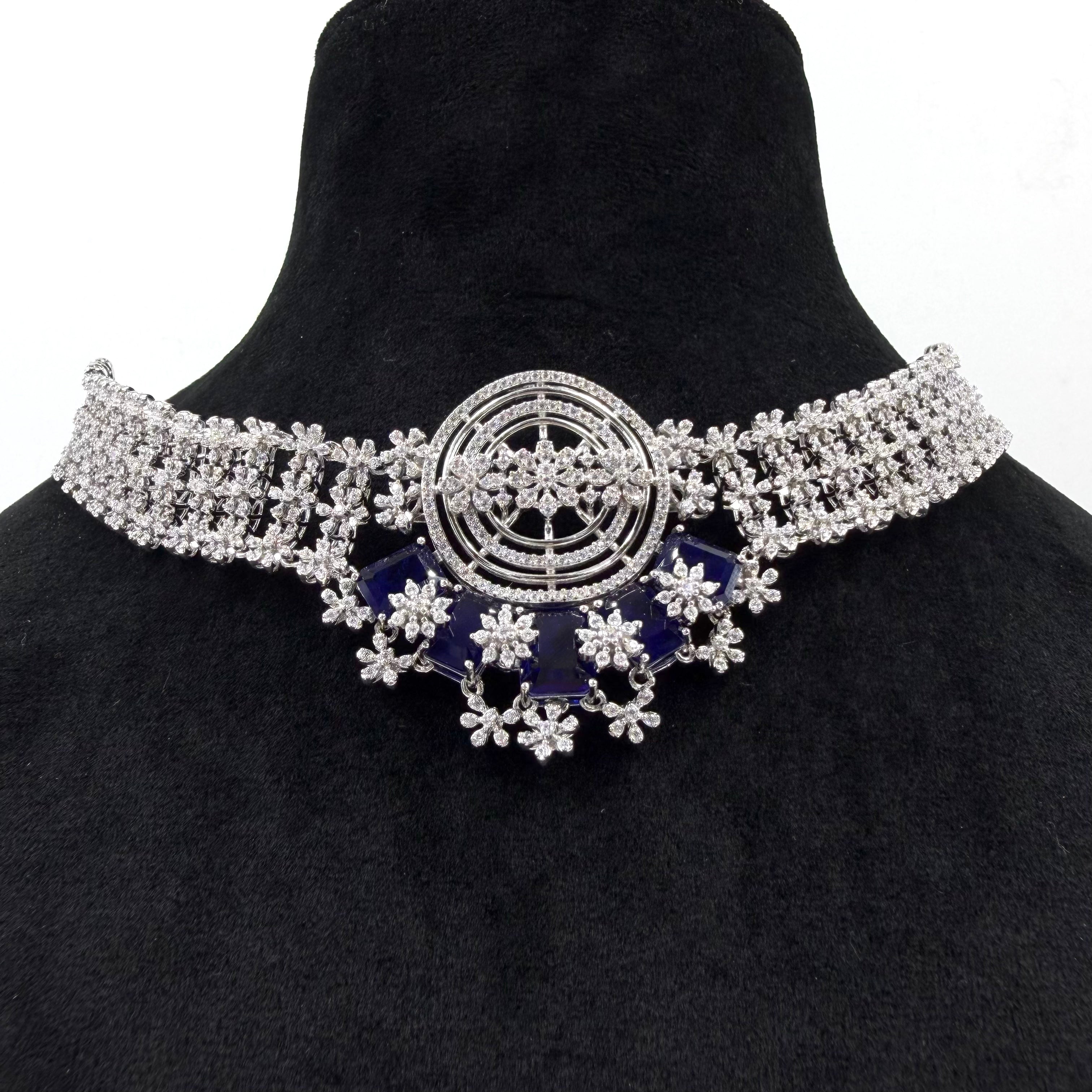 Elegant sea-blue mist choker necklace