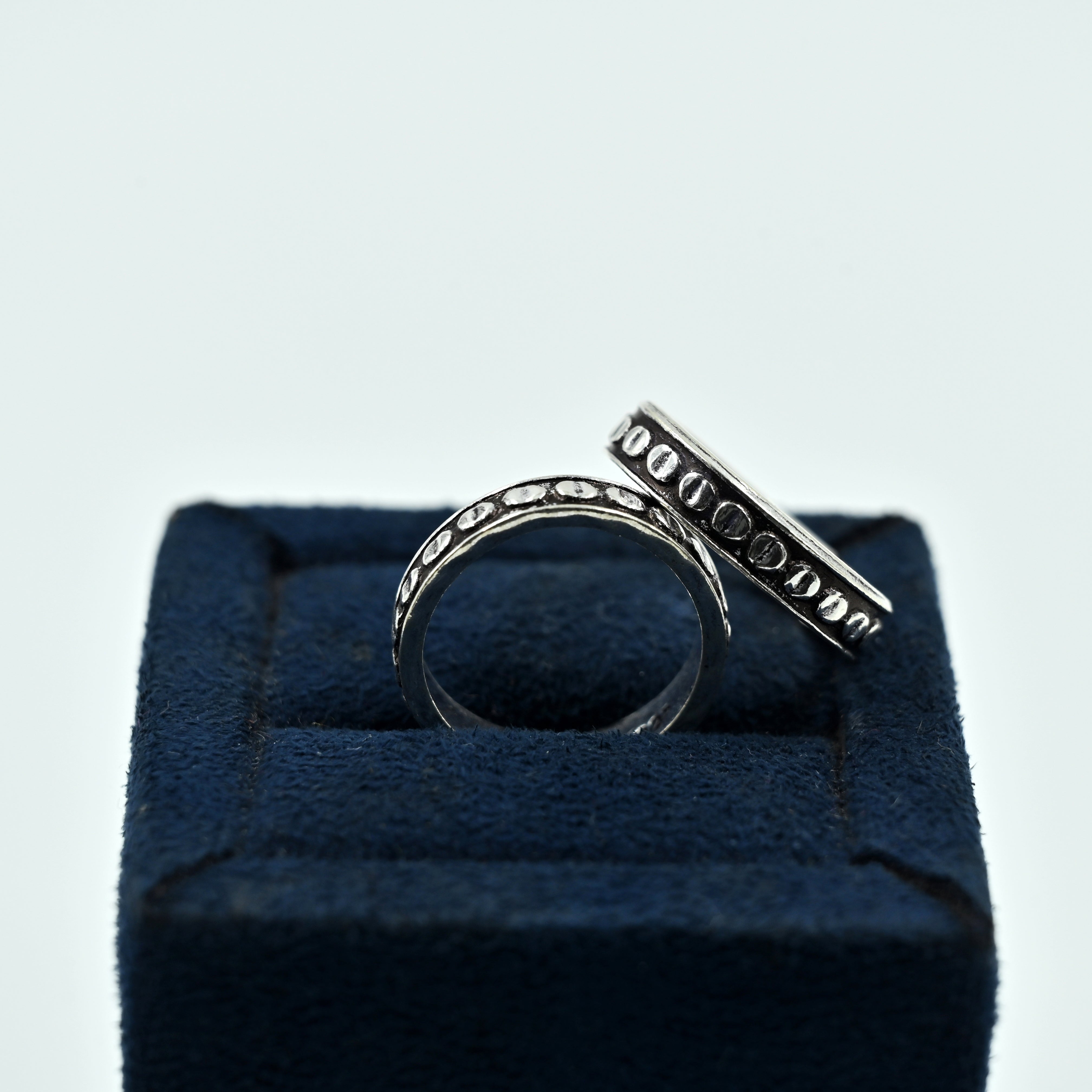 Elegant silver toe ring design