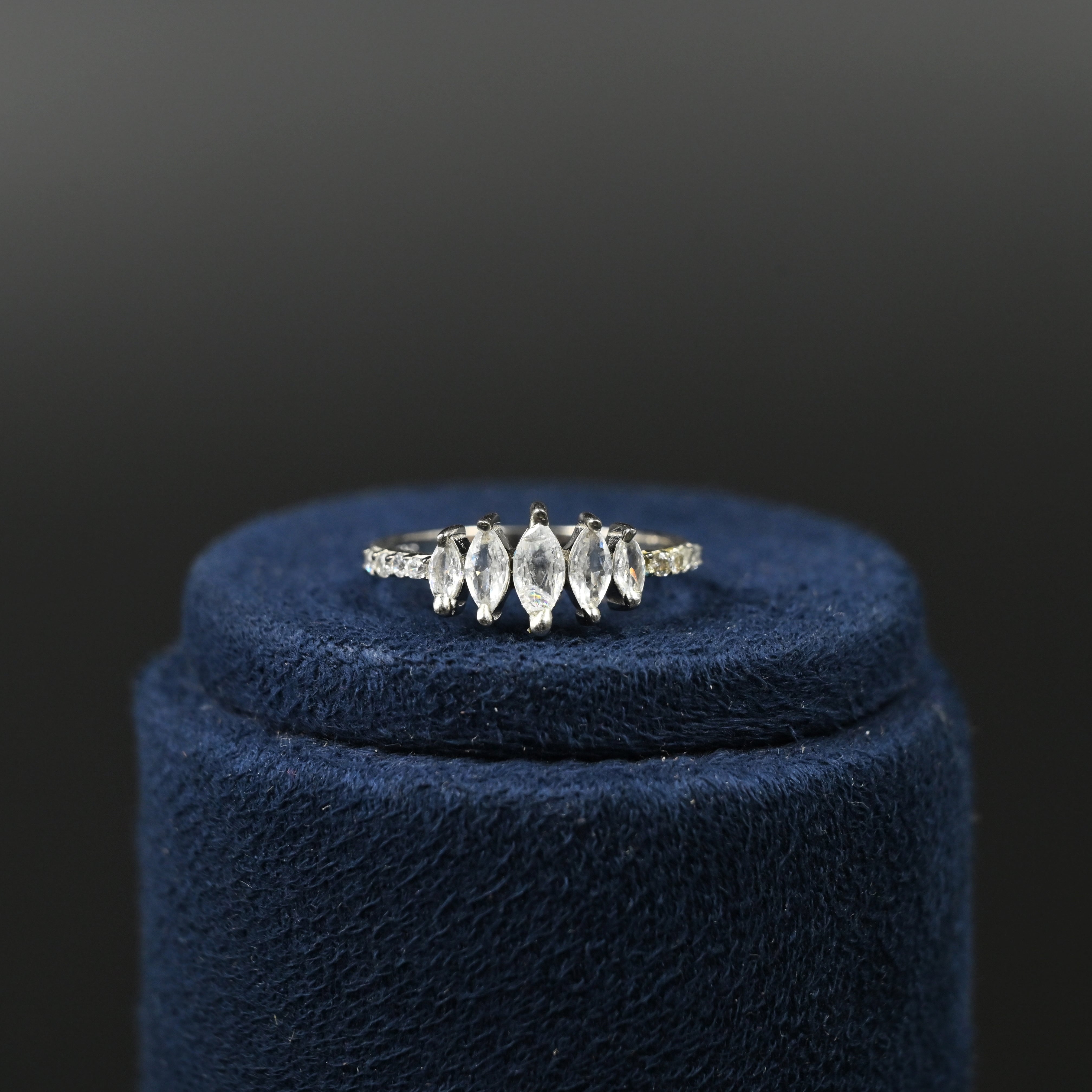 Elongated marquise row ring design