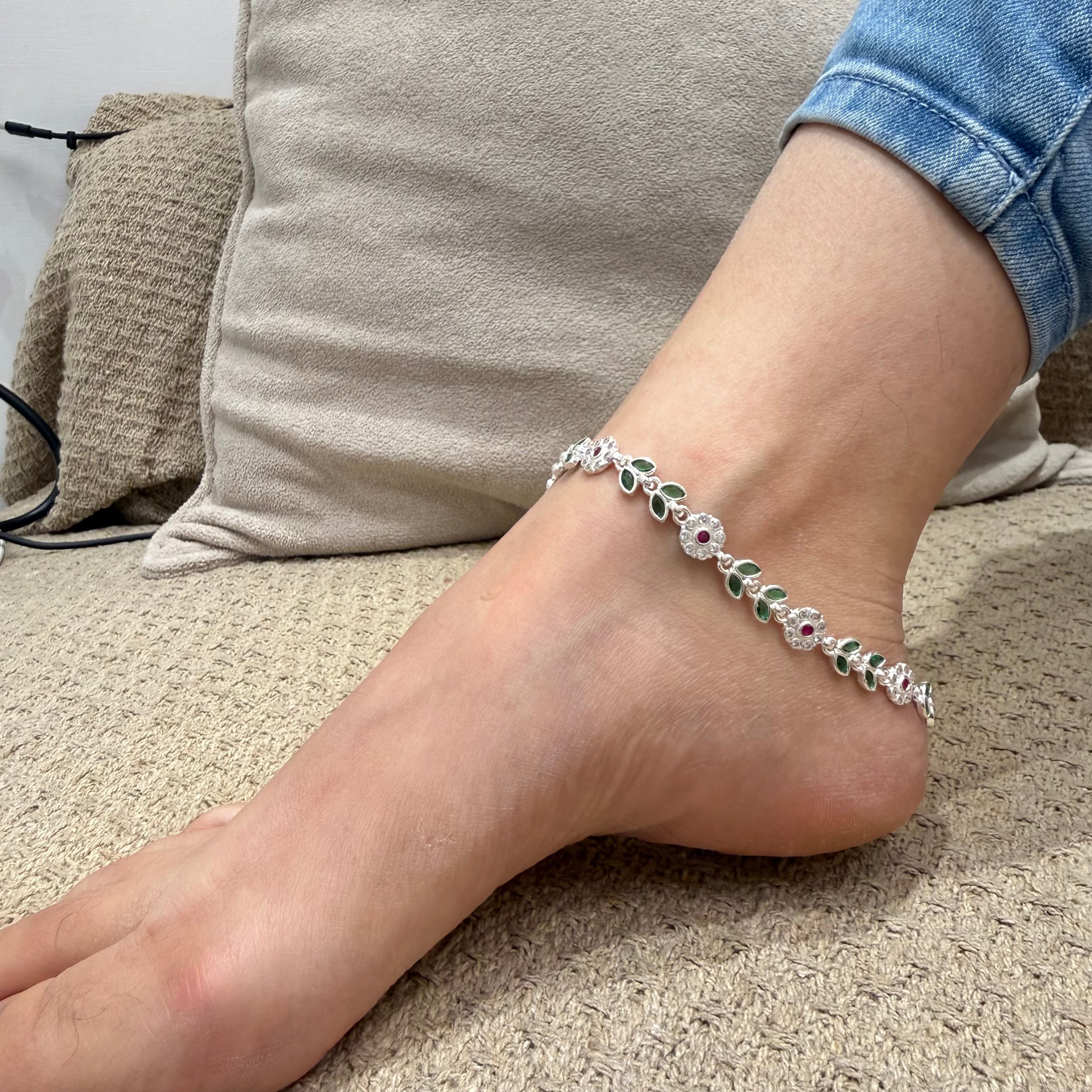 Festive Vamika silver anklet