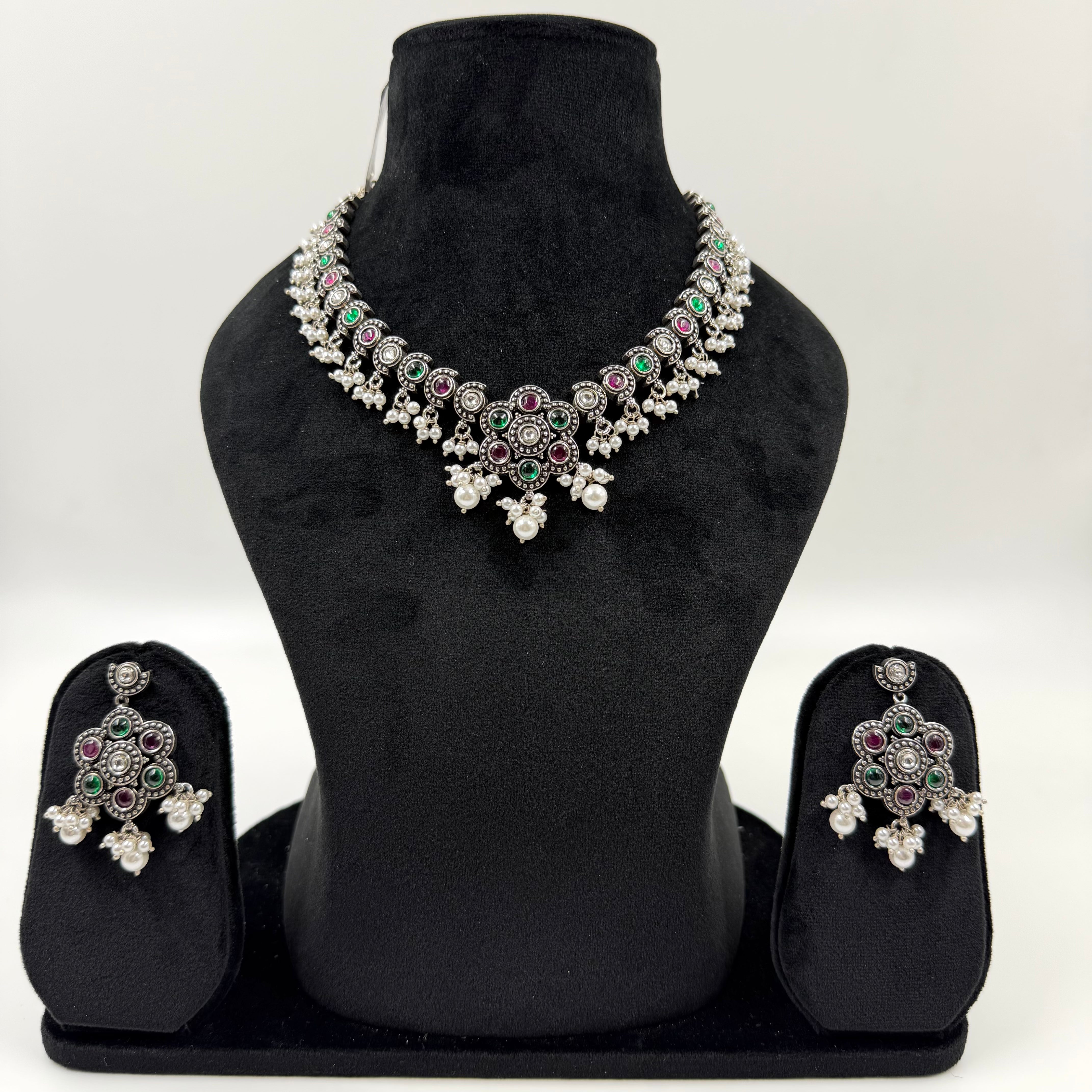 Indian style necklace for festive look