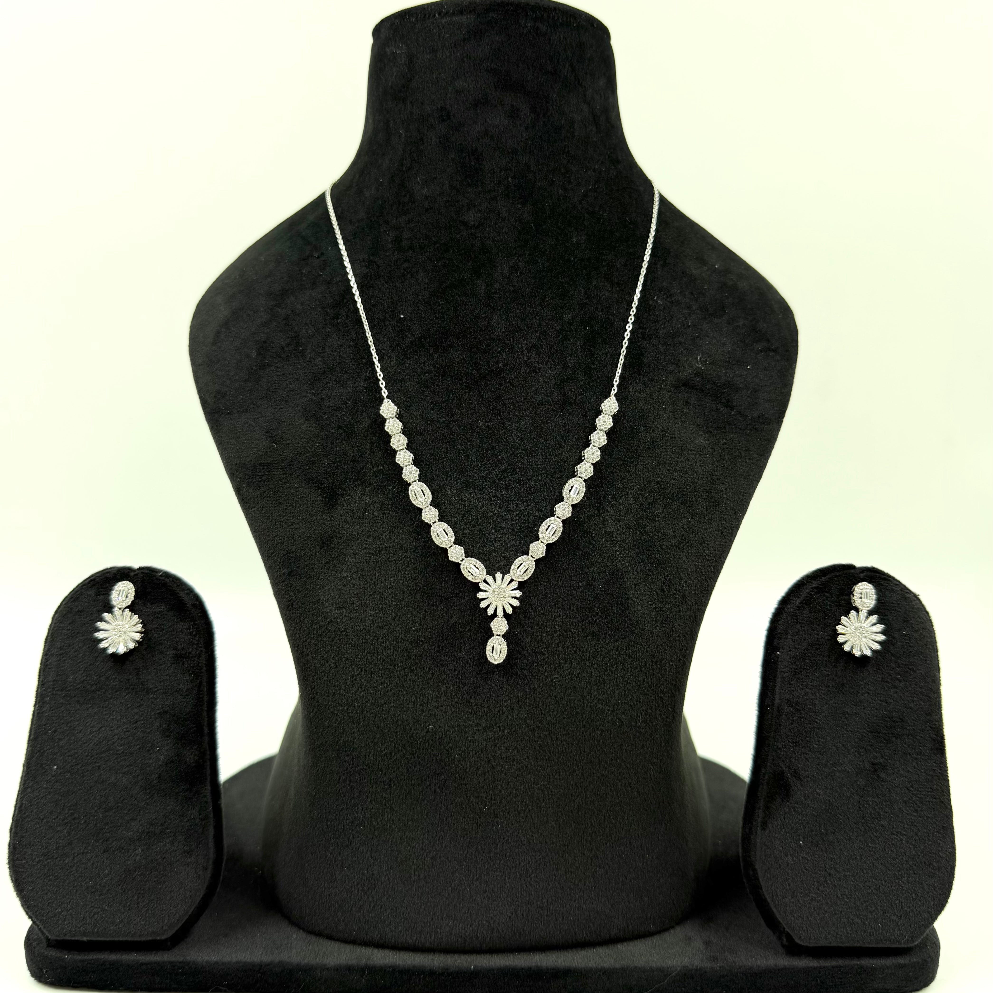 Long thin white necklace in 925 silver